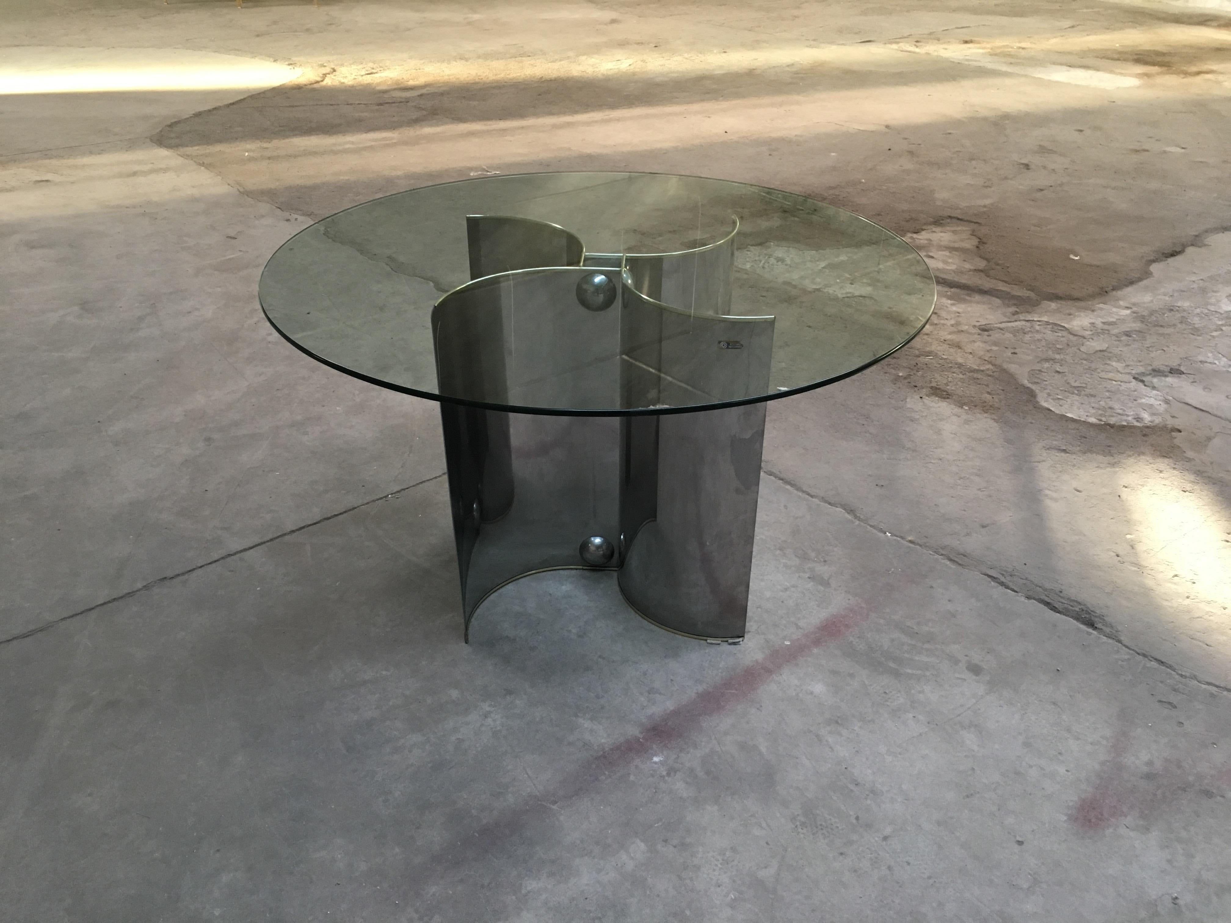 Mid-Century Modern Italian Chrome Base Dining Table with Glass Top, 1970s In Good Condition In Prato, IT