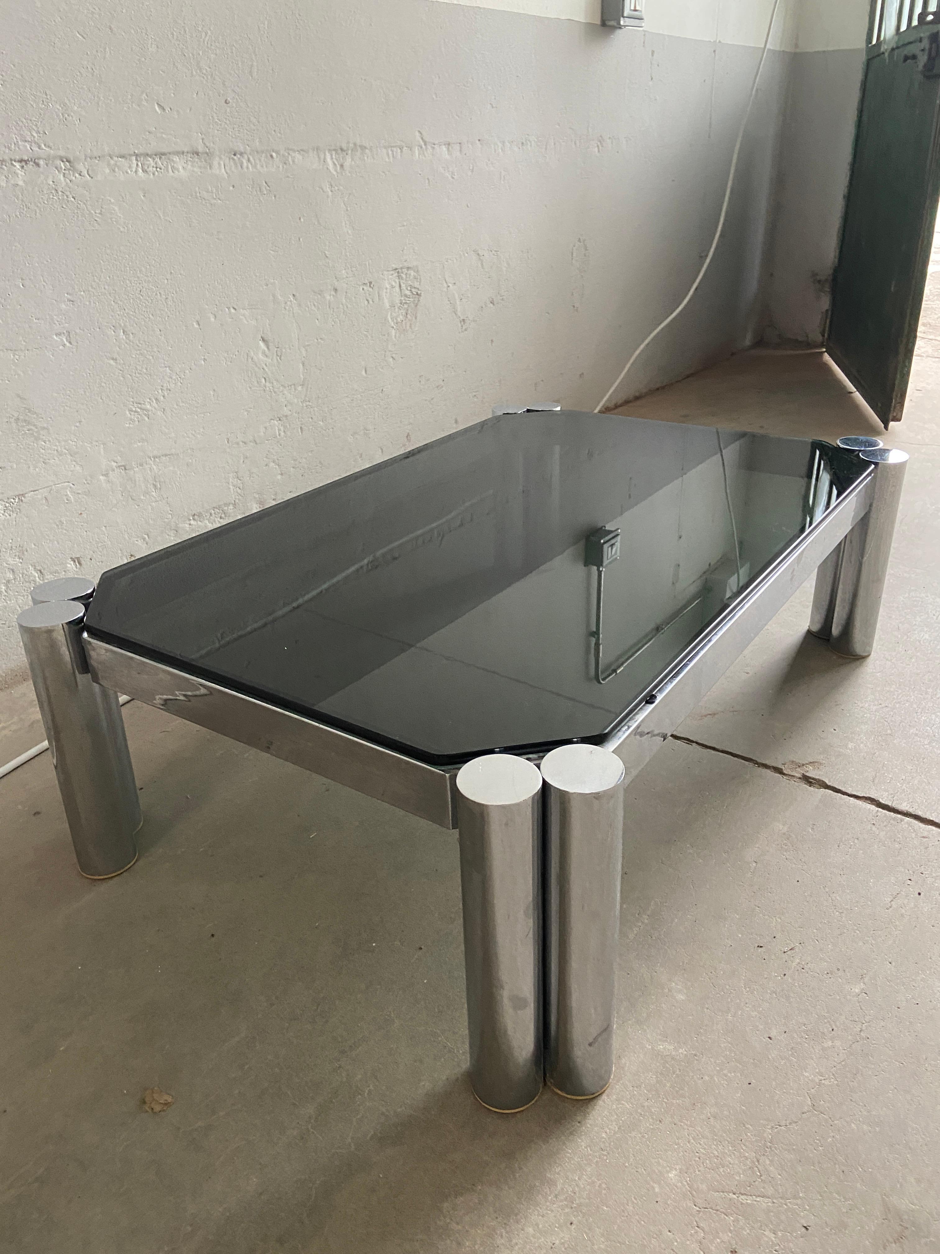 Mid-Century Modern Italian Chrome Coffee Table with Smoked Glass Top, 1970s In Good Condition For Sale In Prato, IT