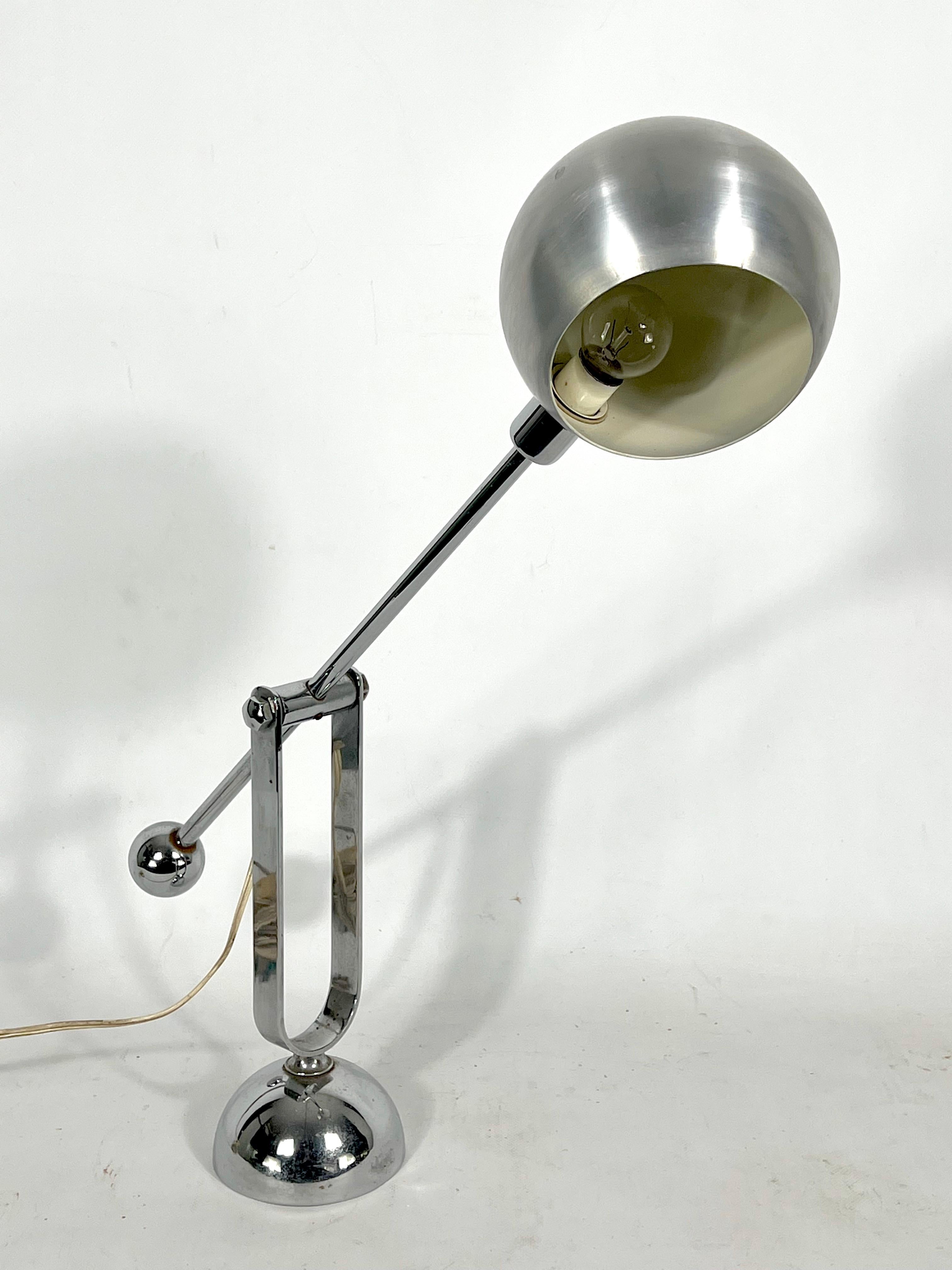 Lampe de bureau à contrepoids chromée italienne mi-siècle moderne, années 70 en vente 5