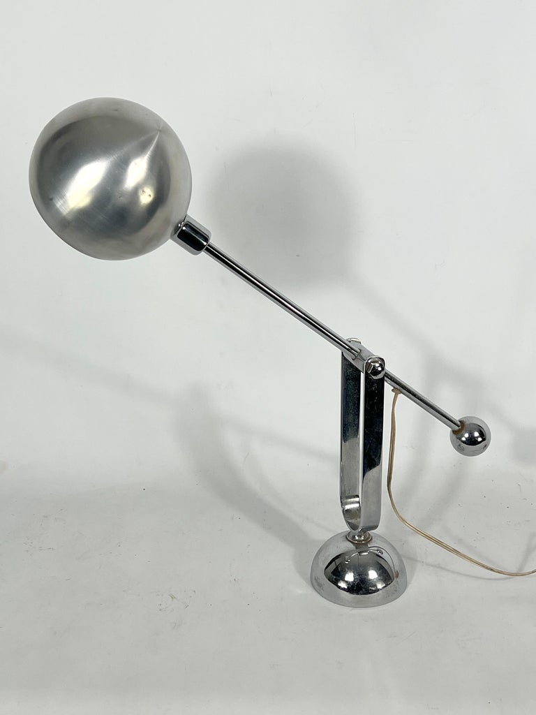 Mid-Century Modern Italian Chrome Counterweight Table Lamp from 70s For Sale 9