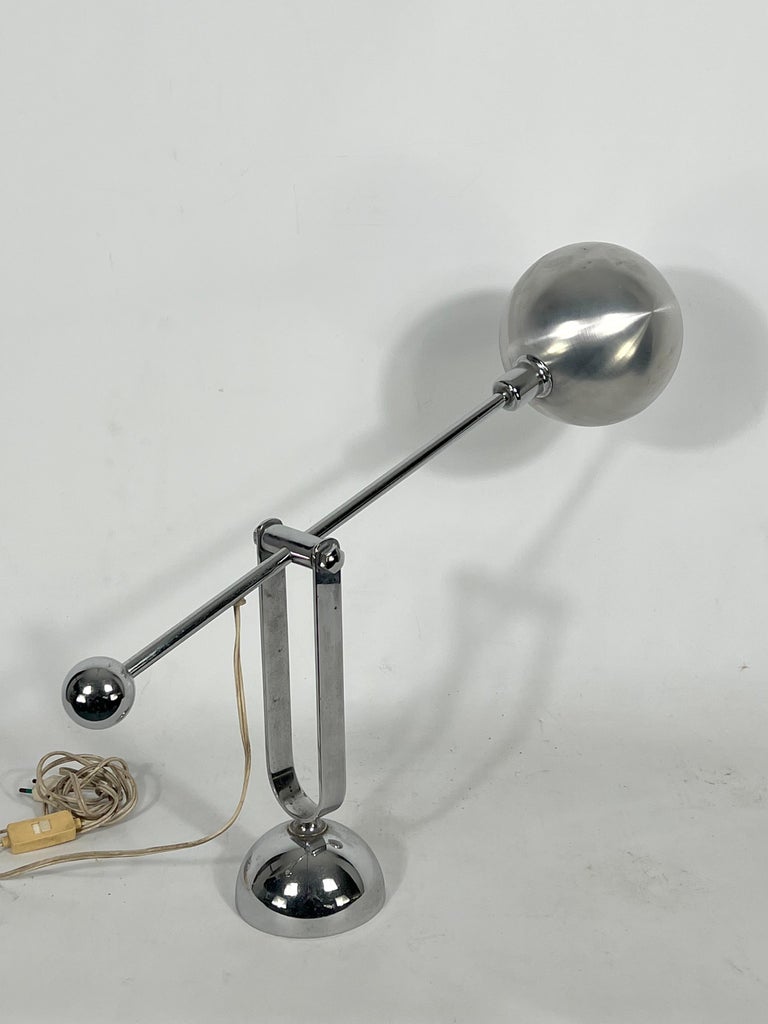 20th Century Mid-Century Modern Italian Chrome Counterweight Table Lamp from 70s For Sale