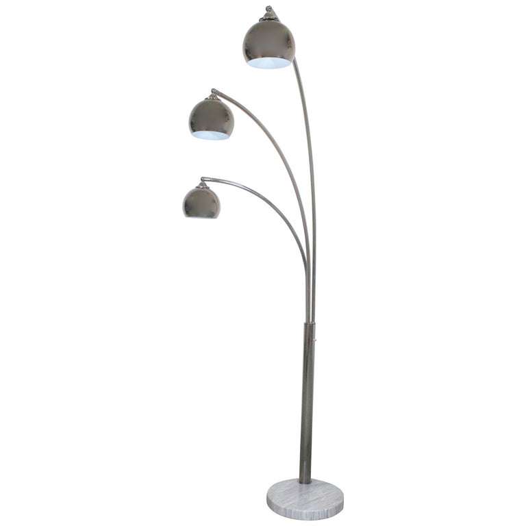 Mid-Century Modern Italian Chrome and Marble Guzzini Style 3-Way Arc Floor Lamp For Sale