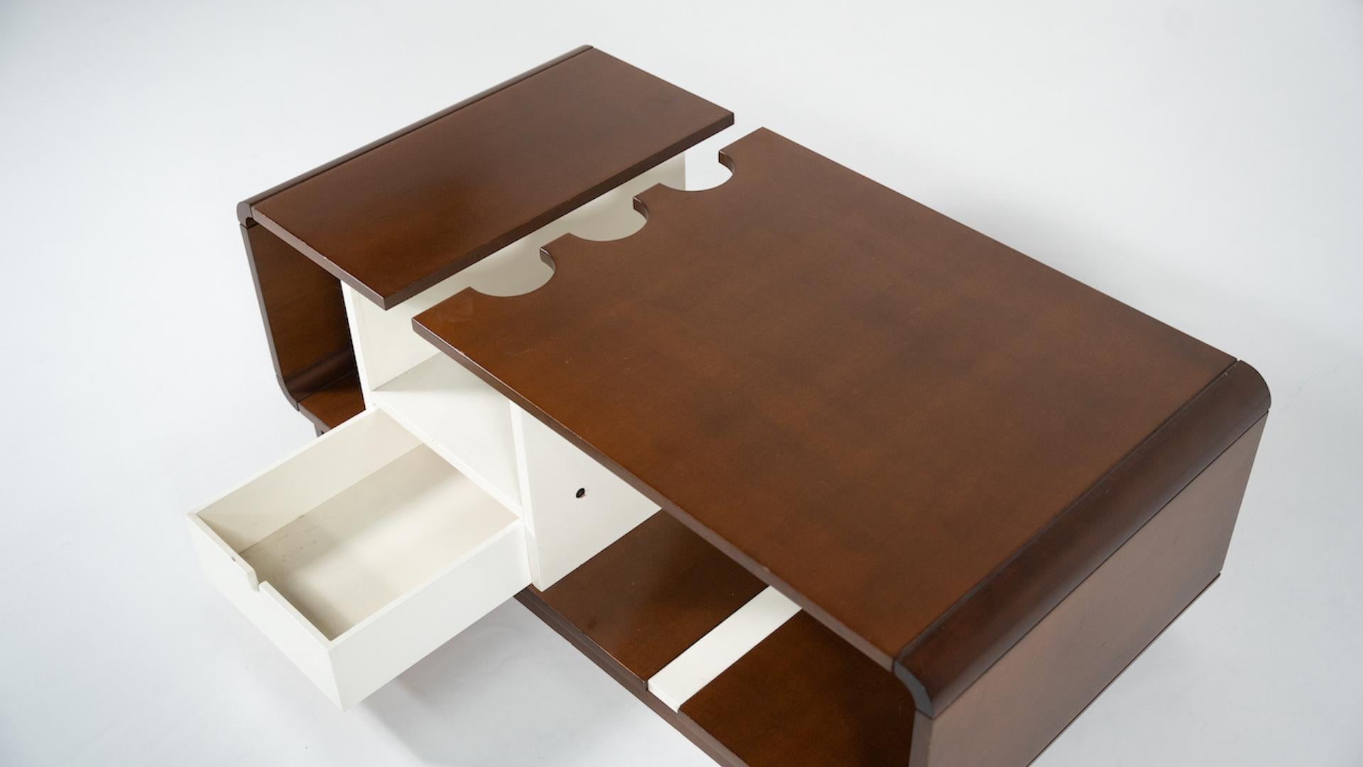 Table basse italienne The Moderns, années 1960 en vente 4