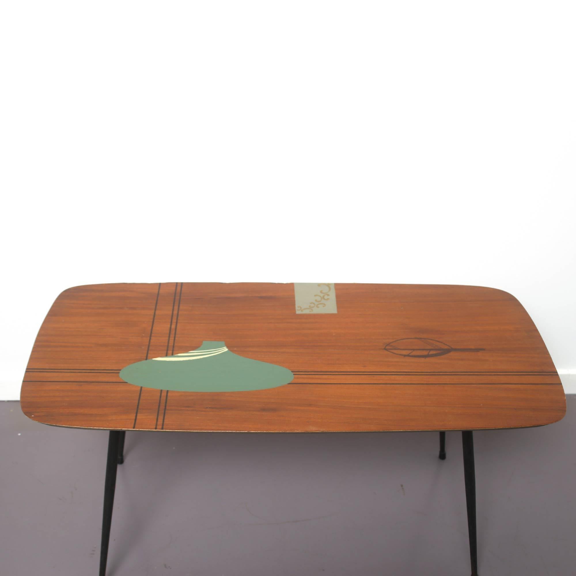 Mid-Century Modern Italian Coffee Table In Good Condition In Byron Bay, NSW