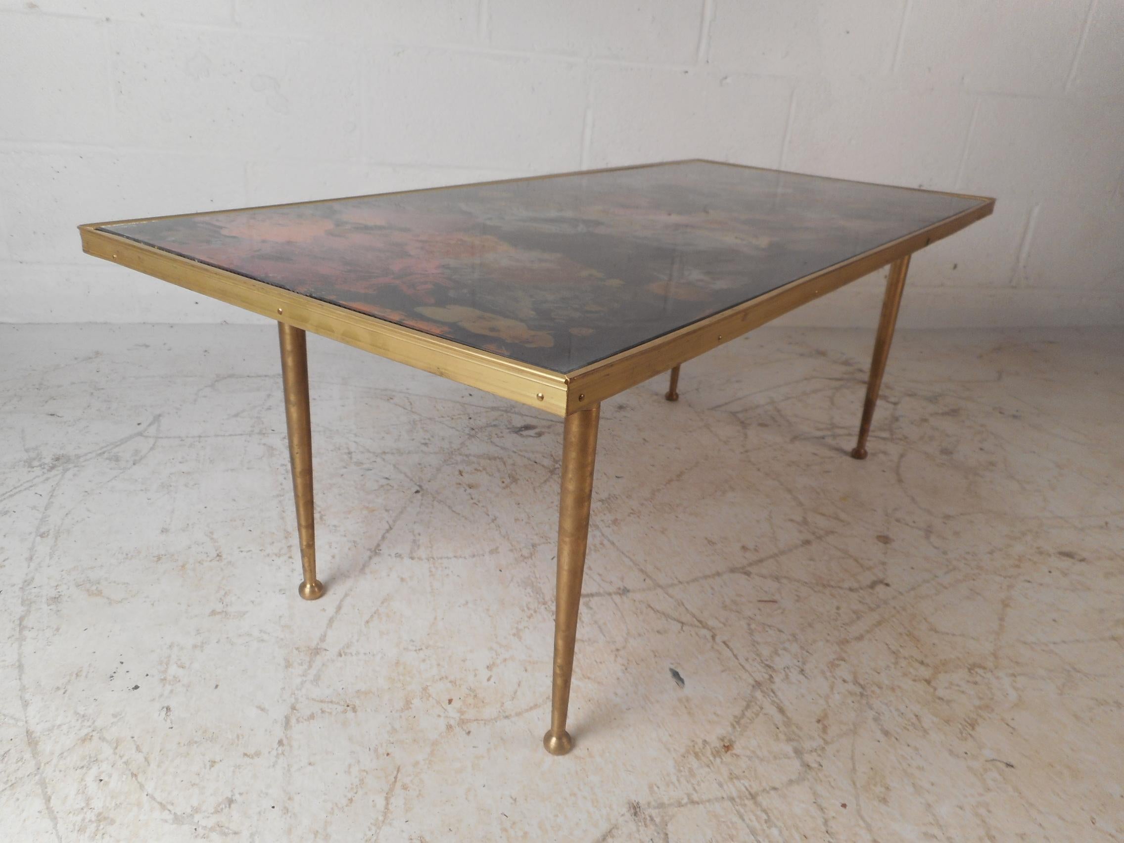 Mid-Century Modern Italian Coffee Table with Brass Legs In Good Condition In Brooklyn, NY