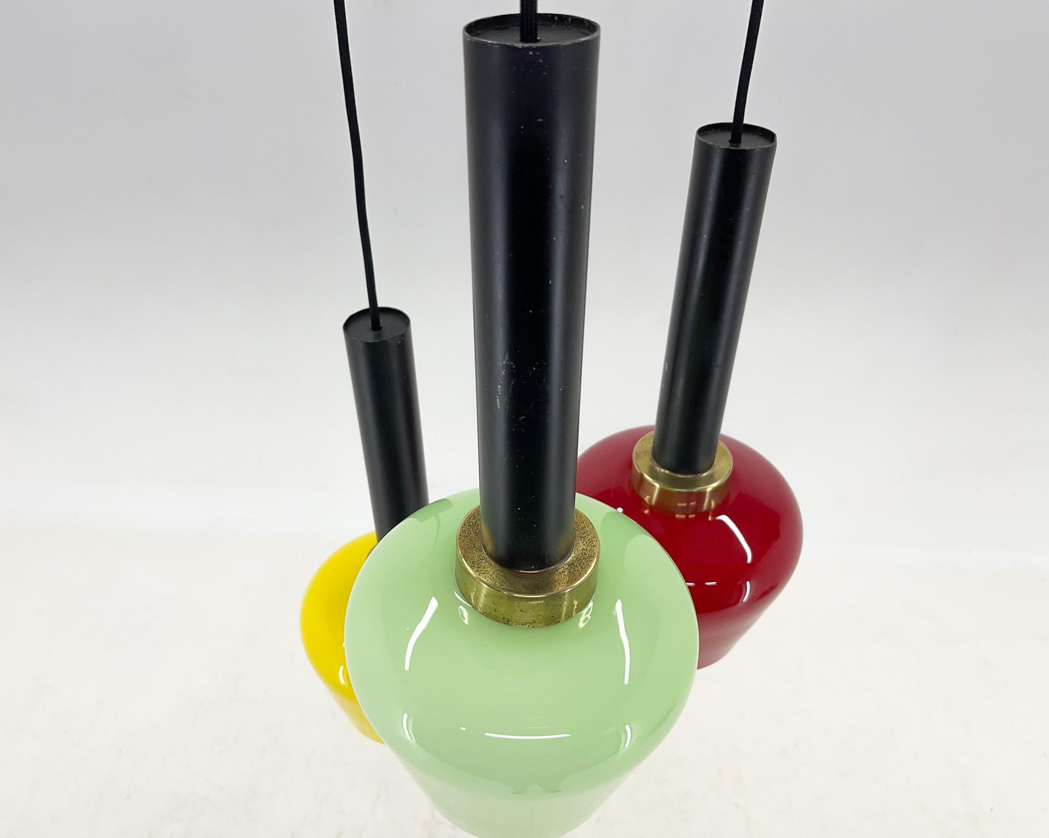 20ième siècle Lampe à suspension en cascade colorée italienne mi-siècle moderne, années 1970 en vente