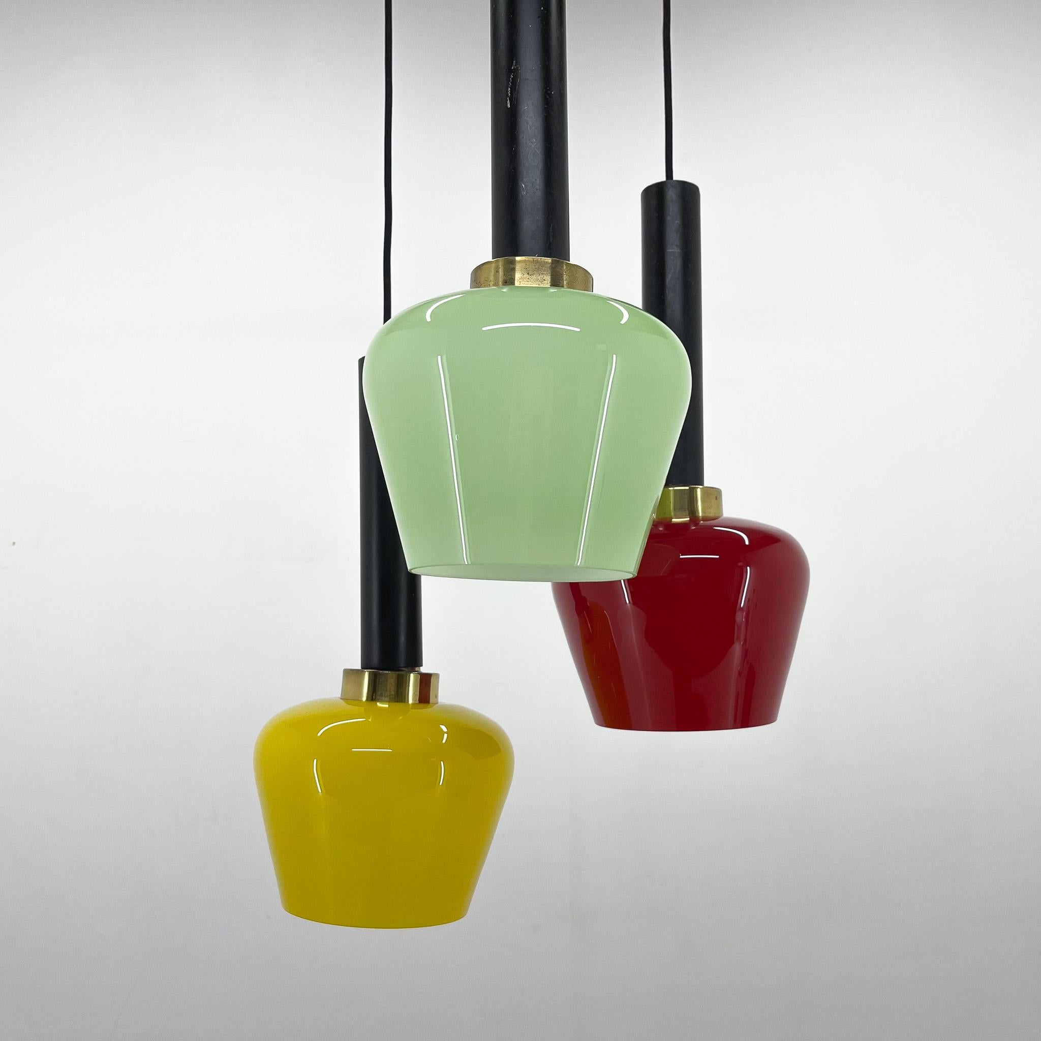Laiton Lampe à suspension en cascade colorée italienne mi-siècle moderne, années 1970 en vente