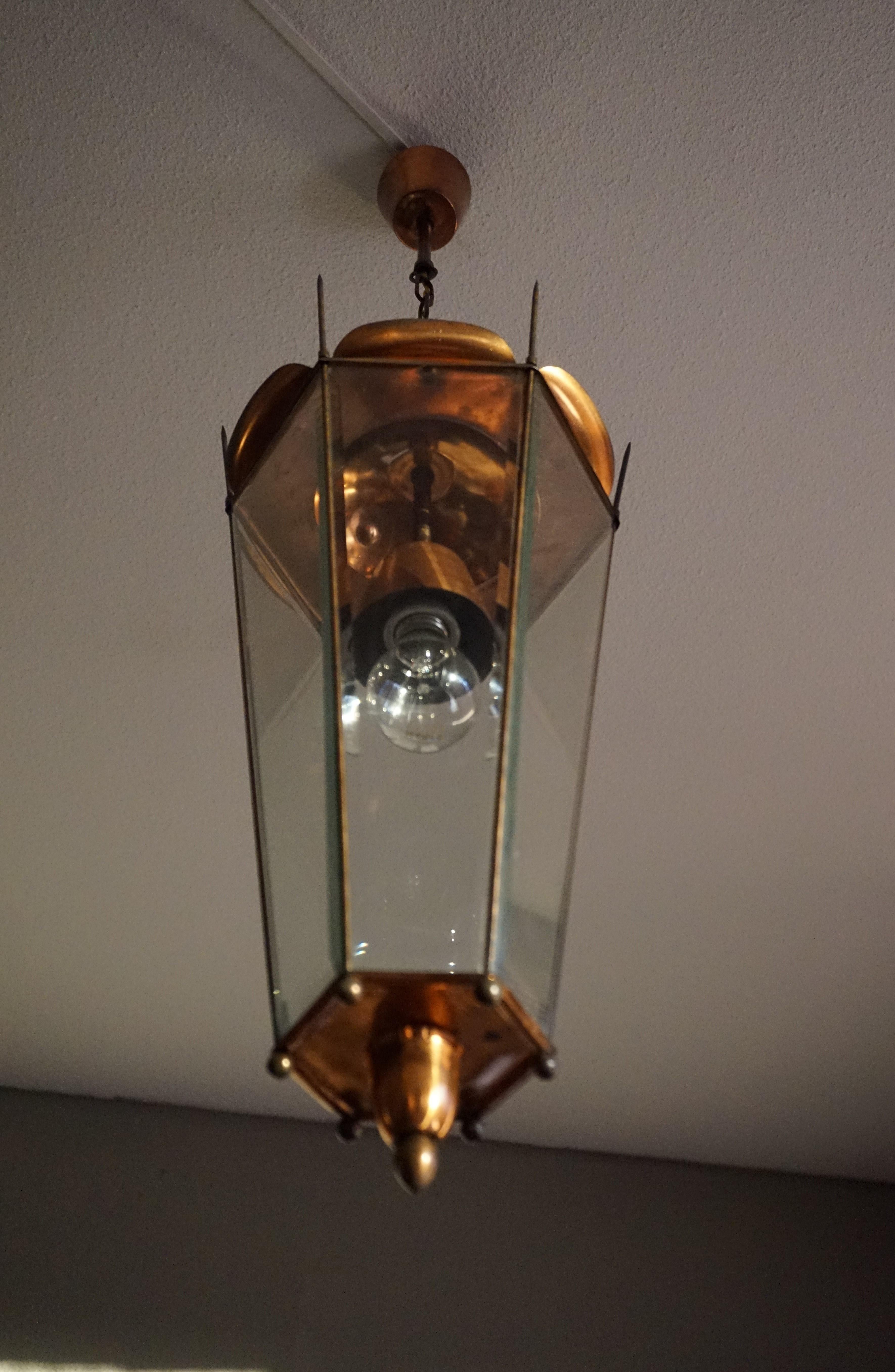 Mid-Century Modern Italian Copper and Beveled Glass Hallway Pendant / Lantern In Good Condition For Sale In Lisse, NL