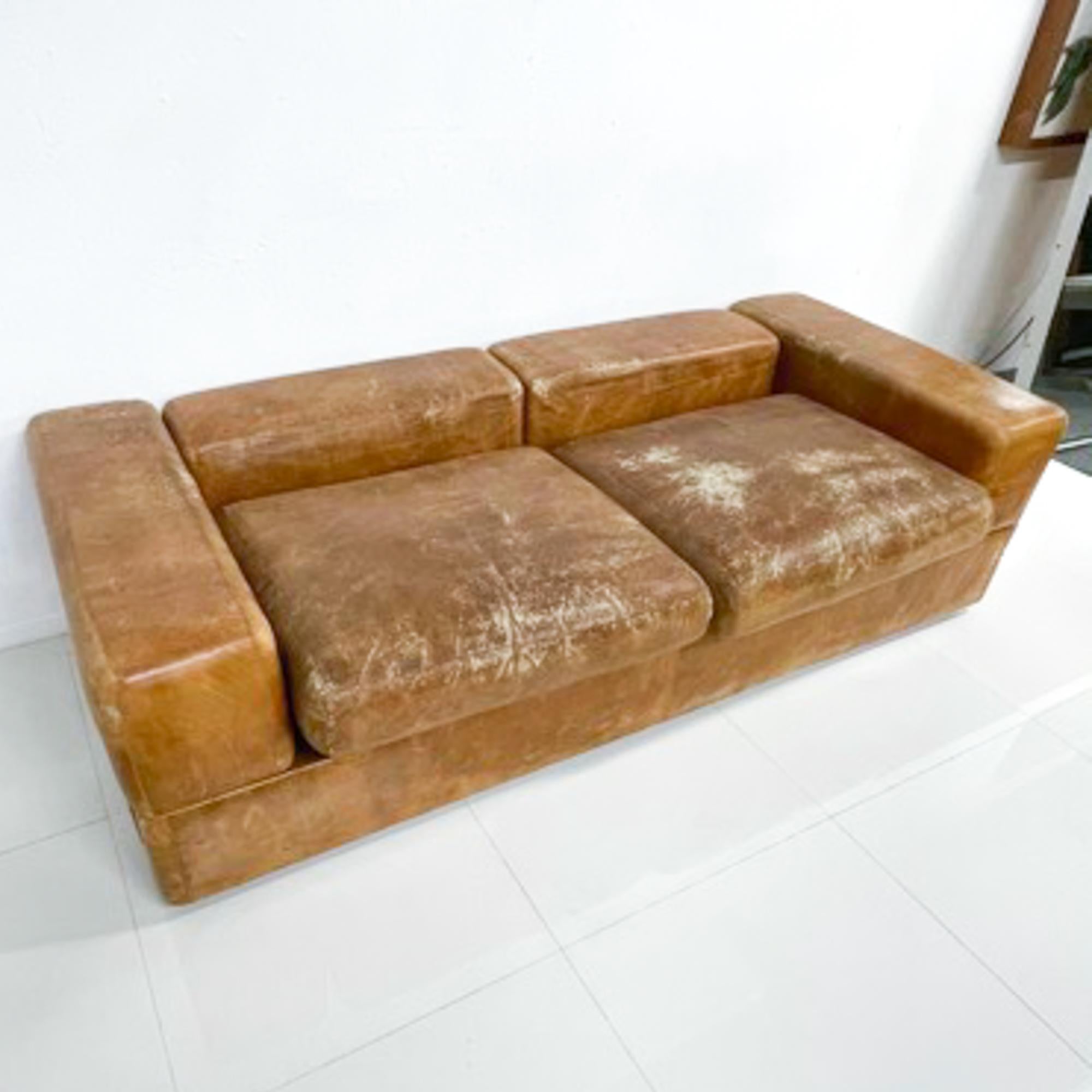 titos sofa