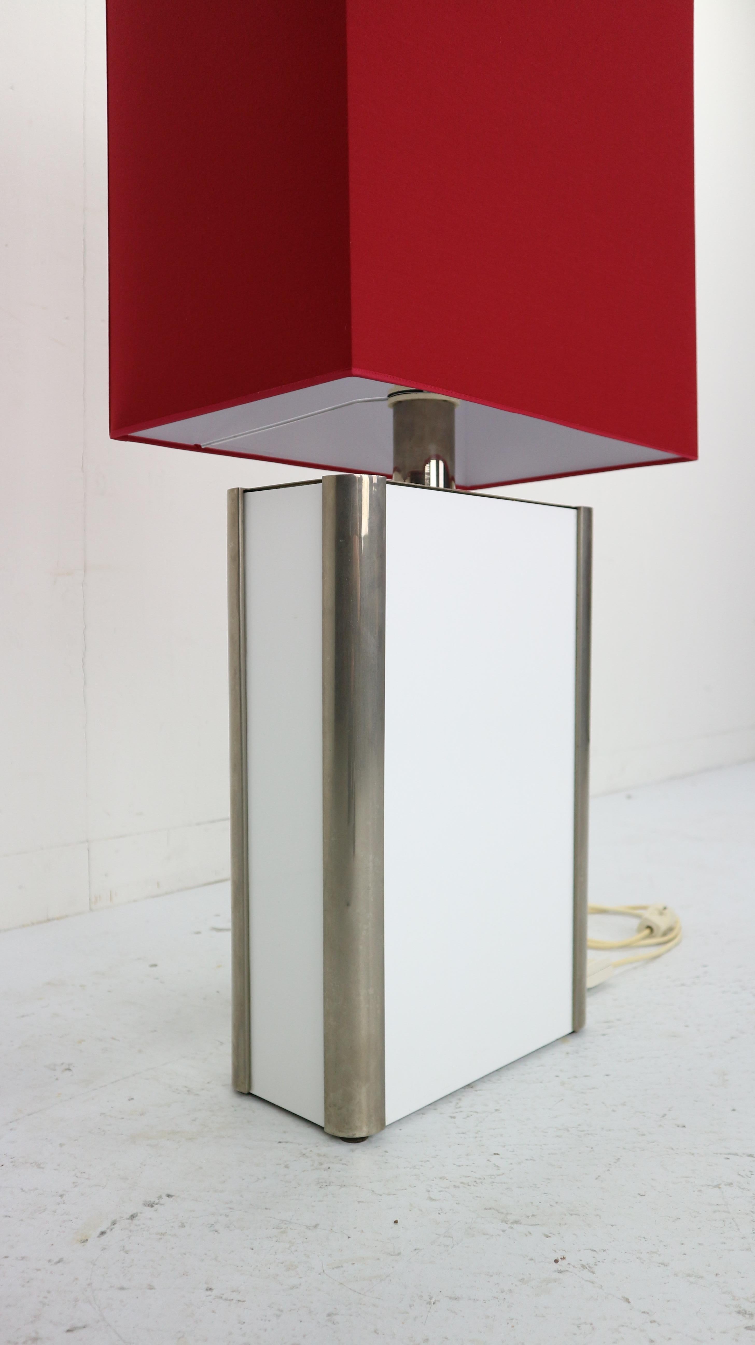 Metal Mid-Century Modern Italian Design Floor Lamp, 1970s For Sale