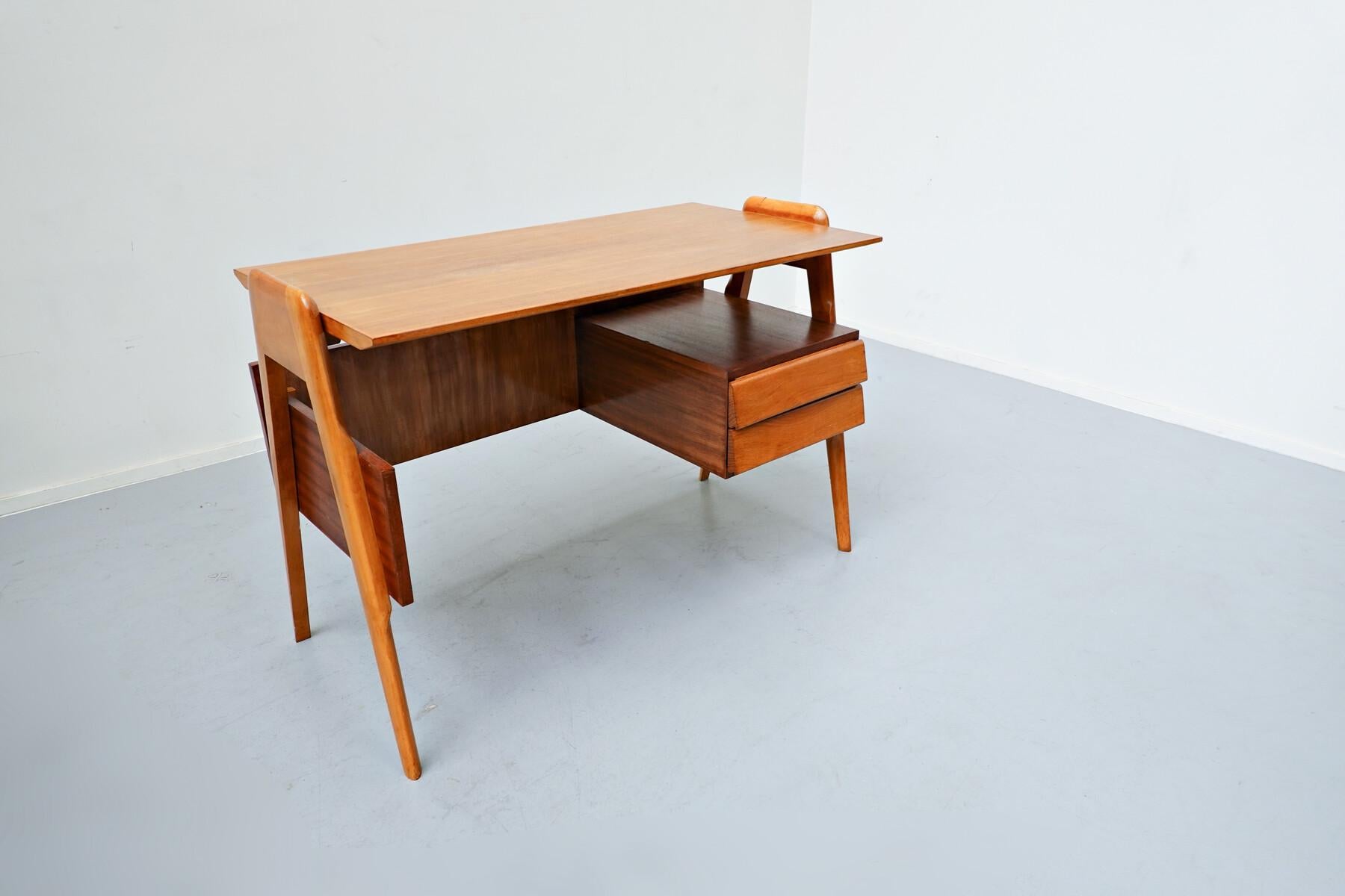 Mid-Century Modern Italian Desk by Vittorio Dassi, 1950s In Good Condition In Brussels, BE