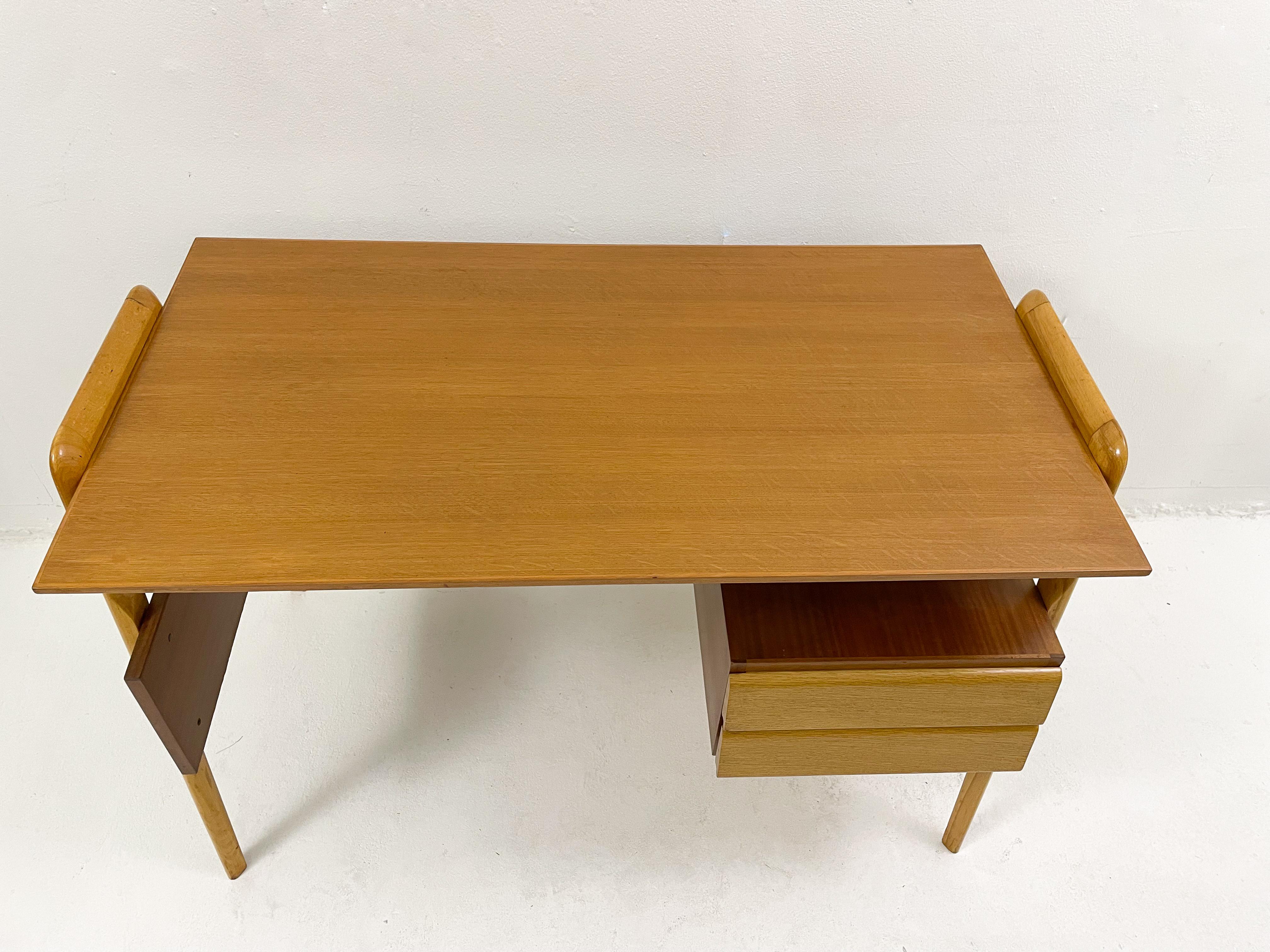 Mid-20th Century Mid-Century Modern Italian Desk by Vittorio Dassi, 1950s