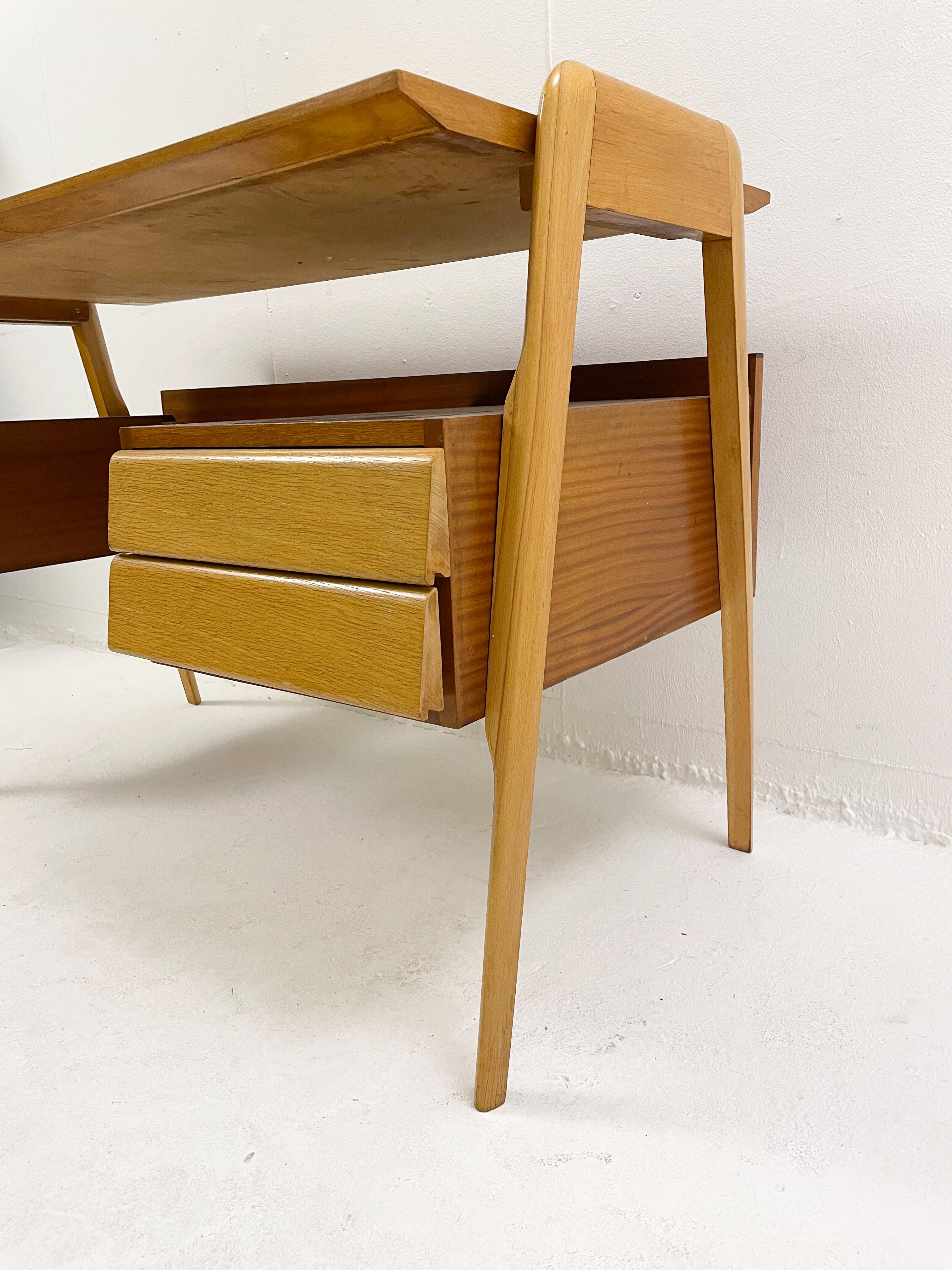 Wood Mid-Century Modern Italian Desk by Vittorio Dassi, 1950s