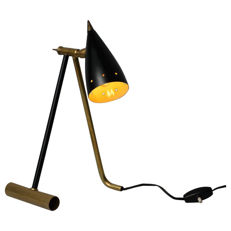 Mid-Century Modern Italian Desk Lamp in Brass and Black Lacquered 
