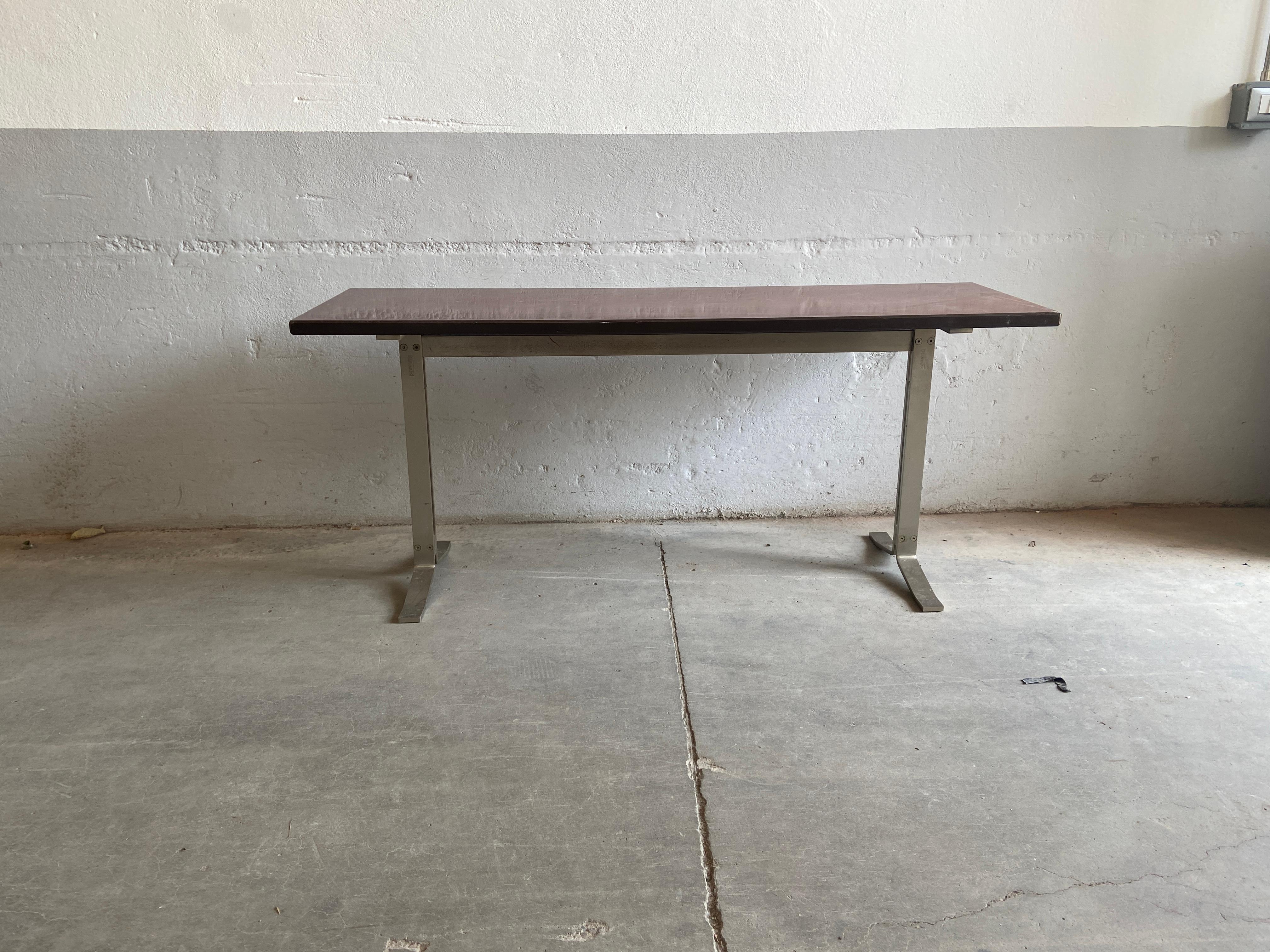 Mid-Century Modern Italian Desk Table by Gianni Moscatelli for Formanova For Sale 4