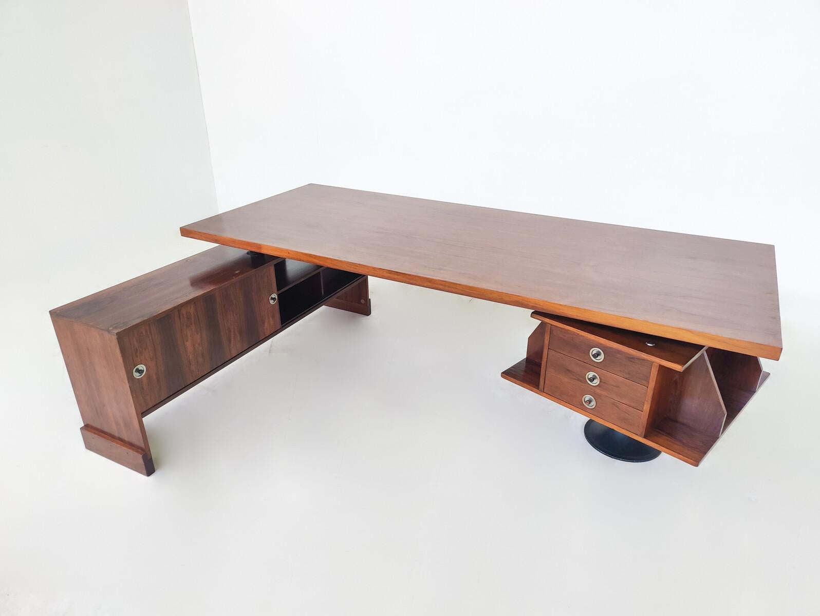 MidCentury Modern Italian Desk with Drawers, 1960s For Sale at 1stDibs