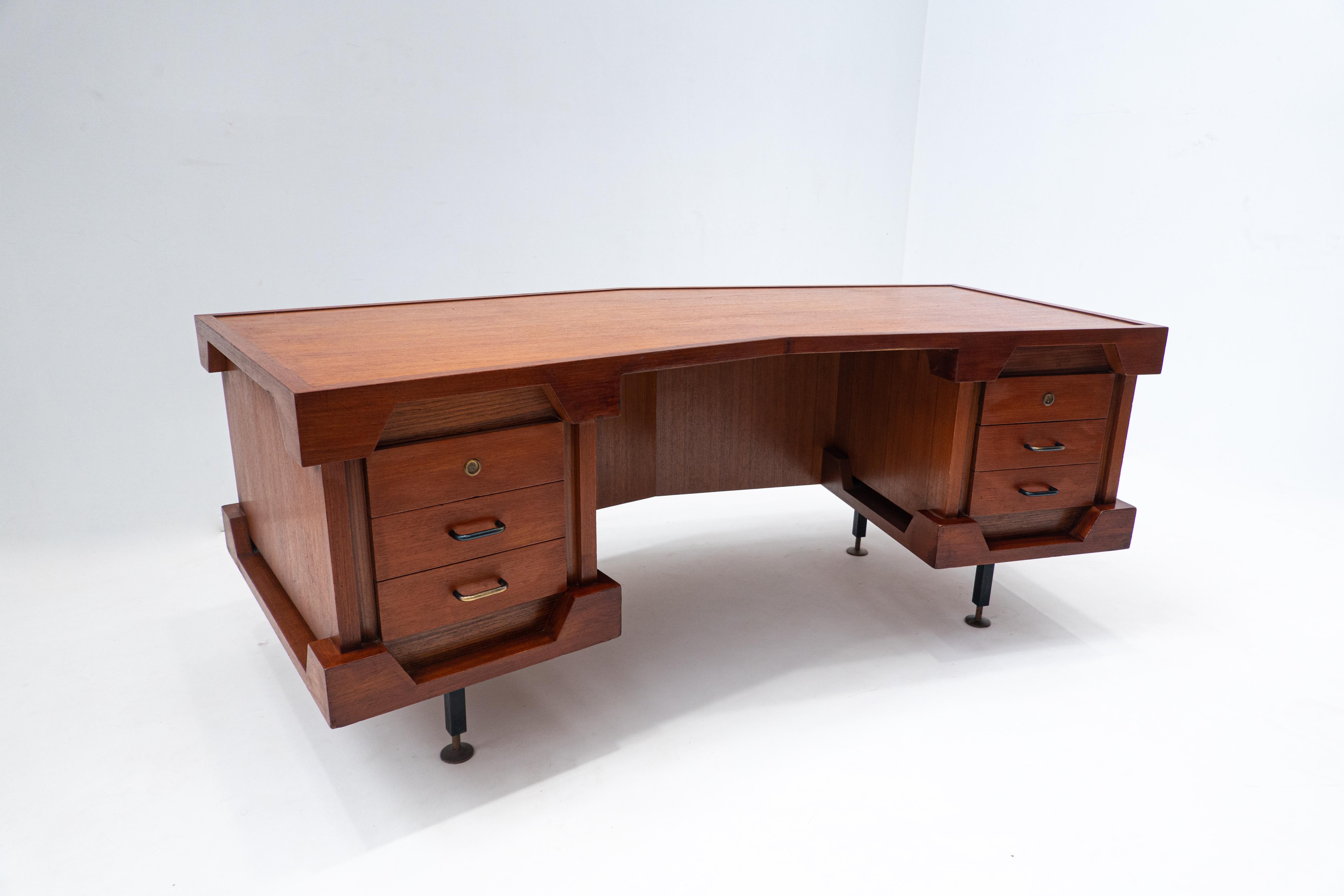 Mid-Century Modern Italian Desk with Drawers, Teak, 1960s For Sale 2