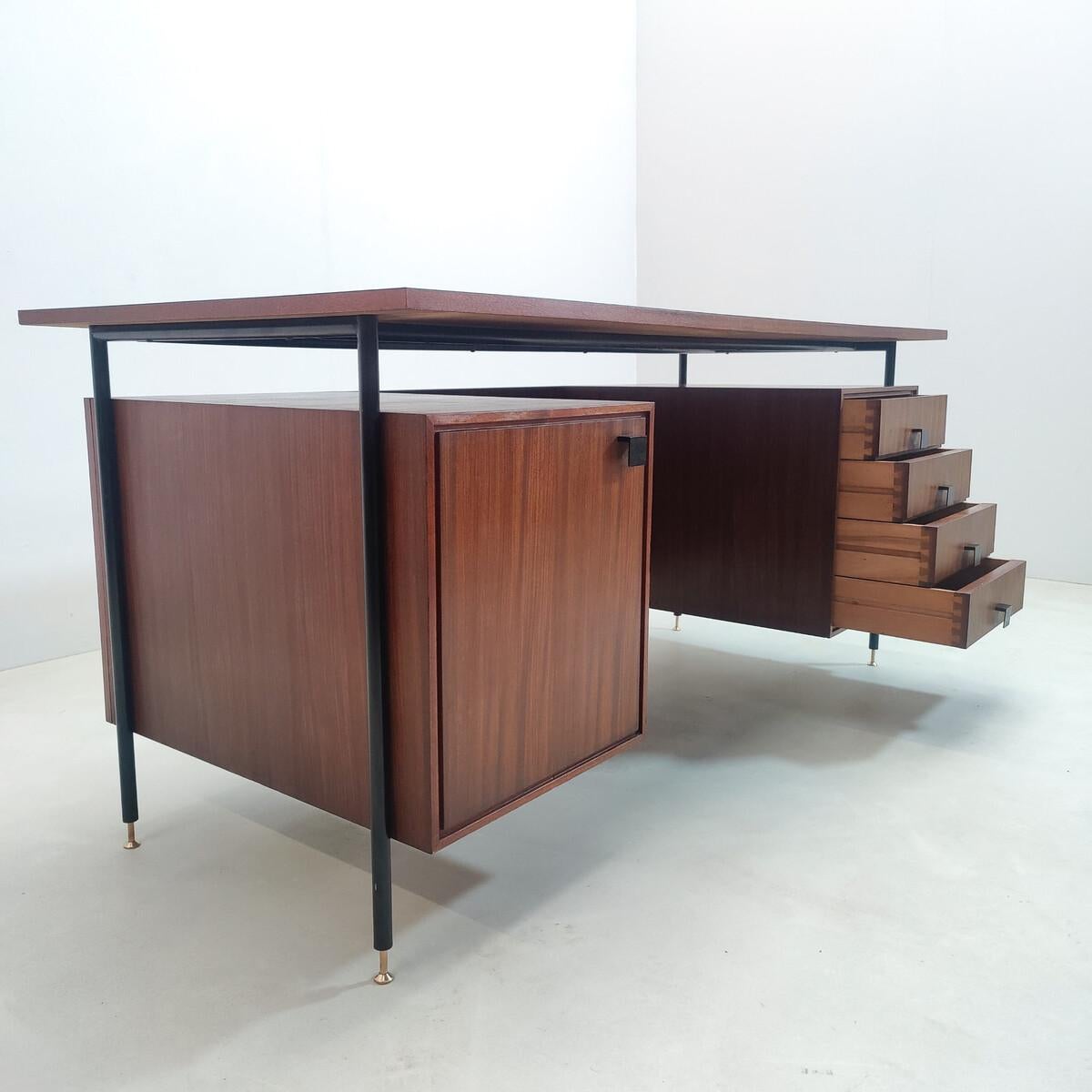 Mid-Century Modern Italian desk with drawers, Wood, 1960s.