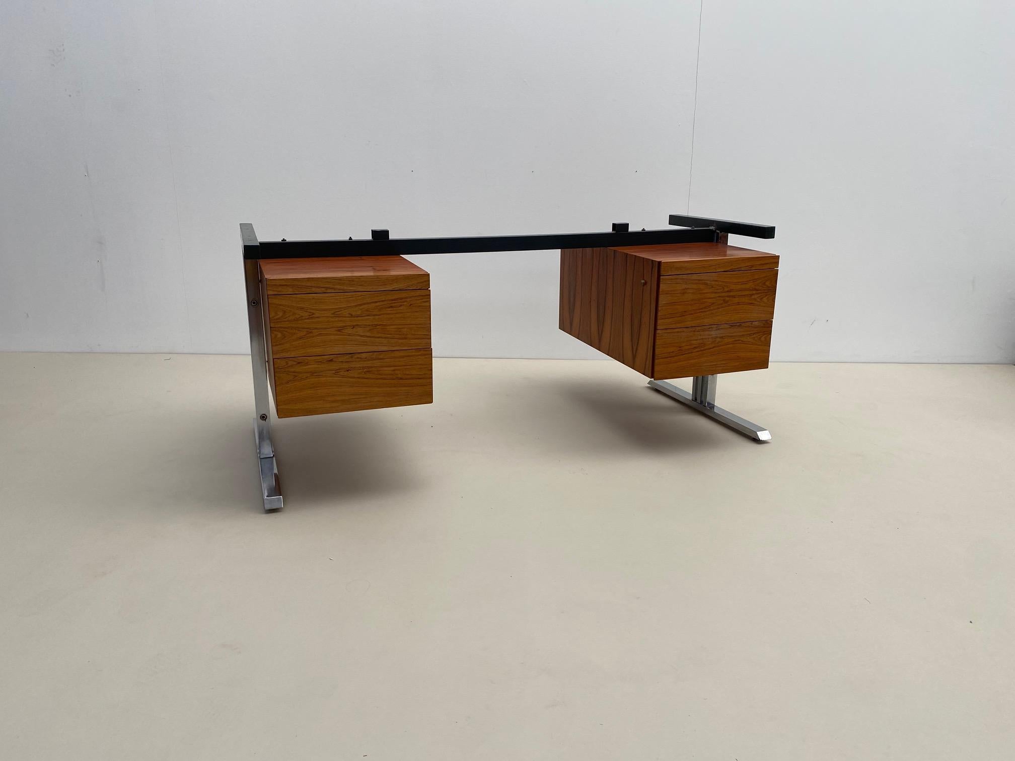 Mid-Century Modern Italian Desk with Drawers , Wood and Chrome, 1970s For Sale 8