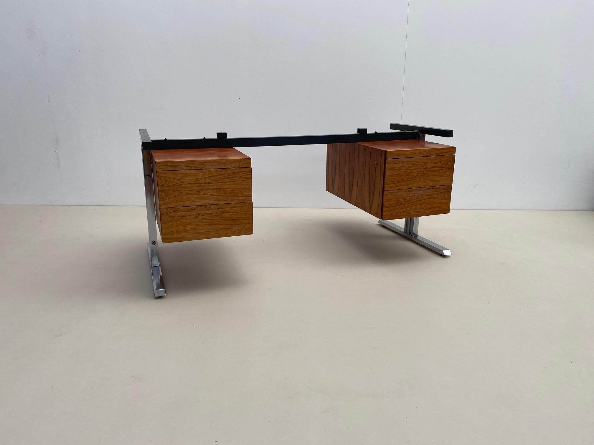 Mid-Century Modern Italian Desk with Drawers , Wood and Chrome, 1970s For Sale 9