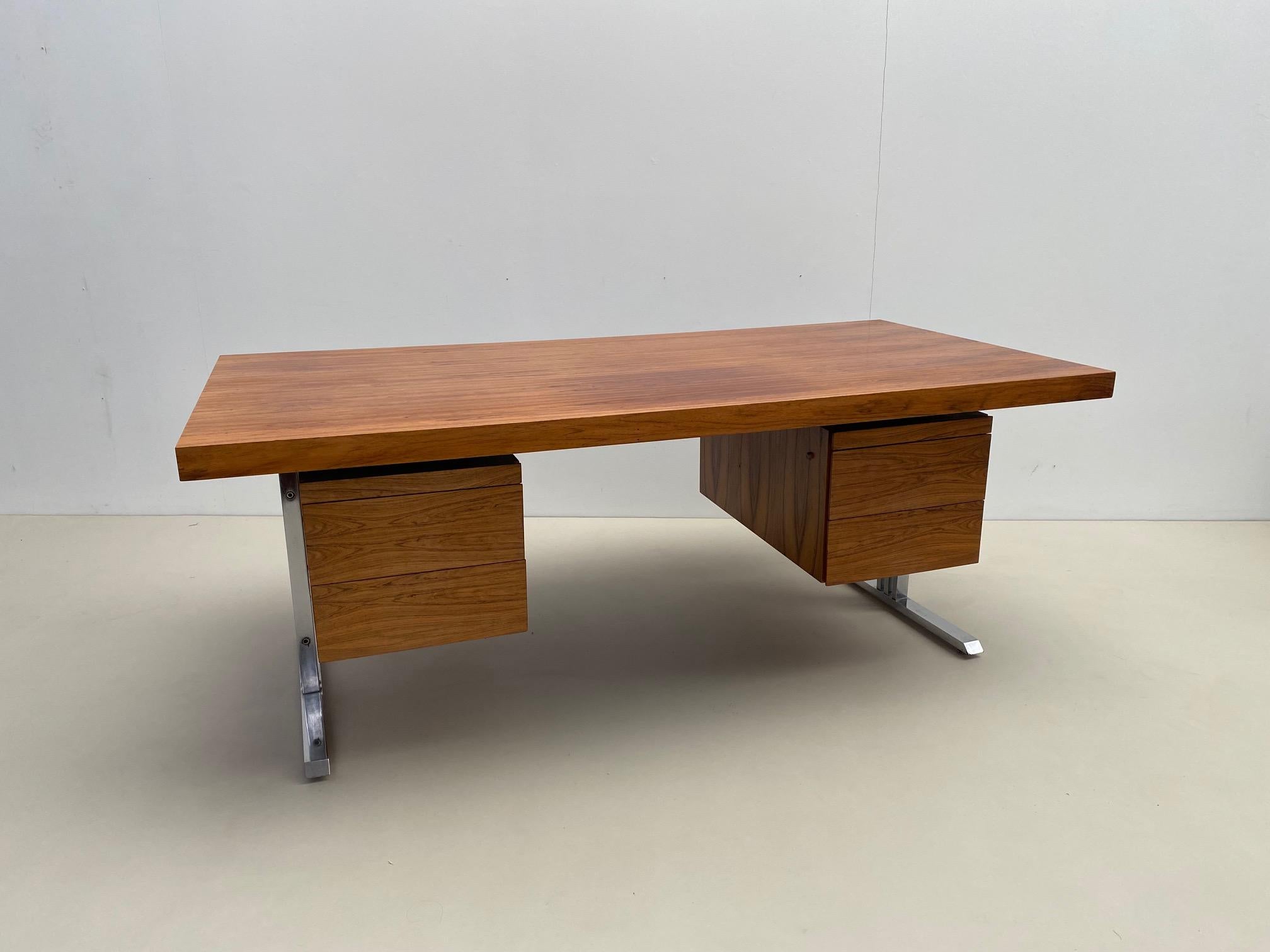 Mid-Century Modern Italian Desk with Drawers , Wood and Chrome, 1970s For Sale 3