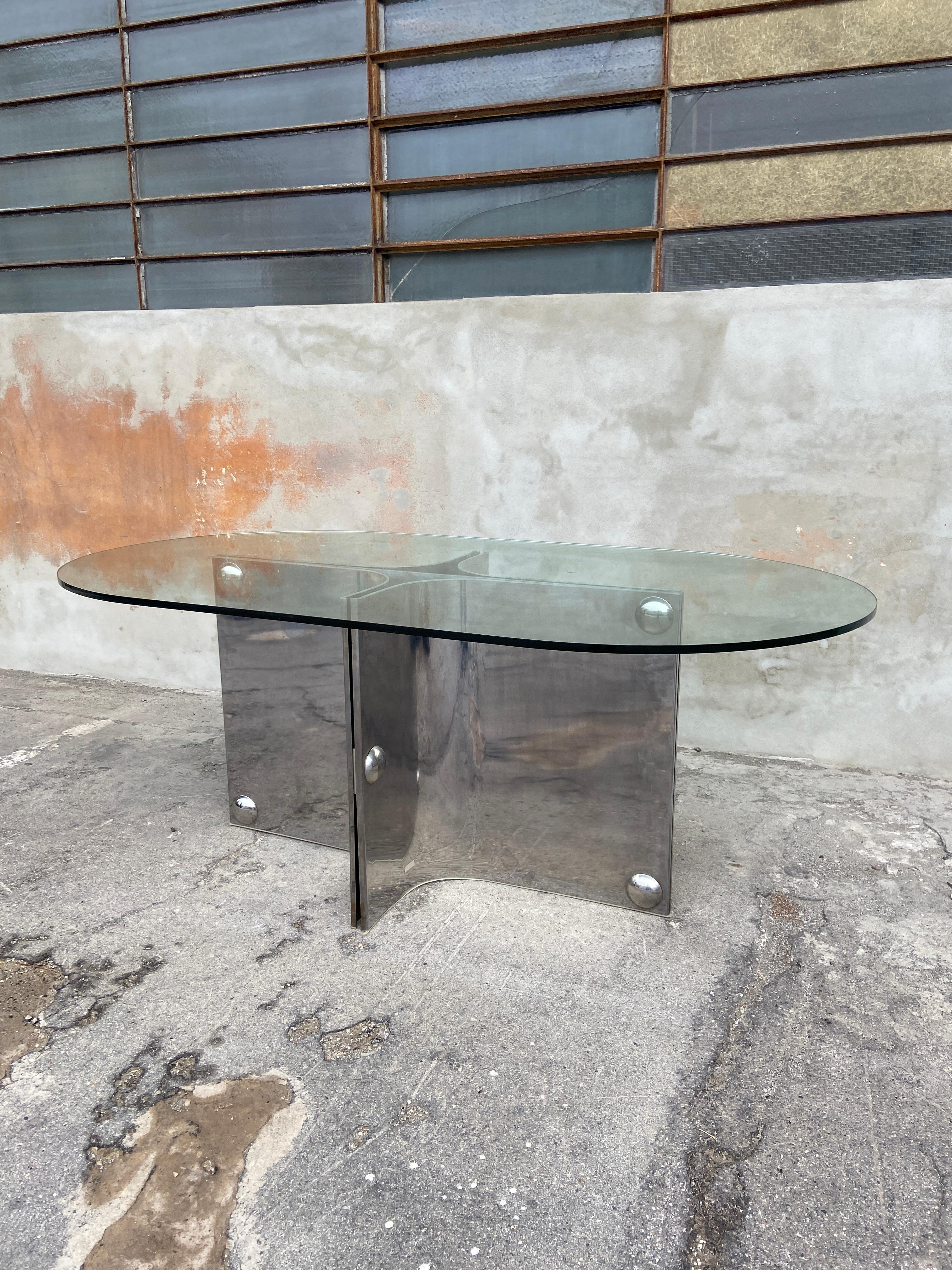 Mid-Century Modern Italian Dining or Center Table by Vittorio Introini. 1970s In Good Condition In Prato, IT