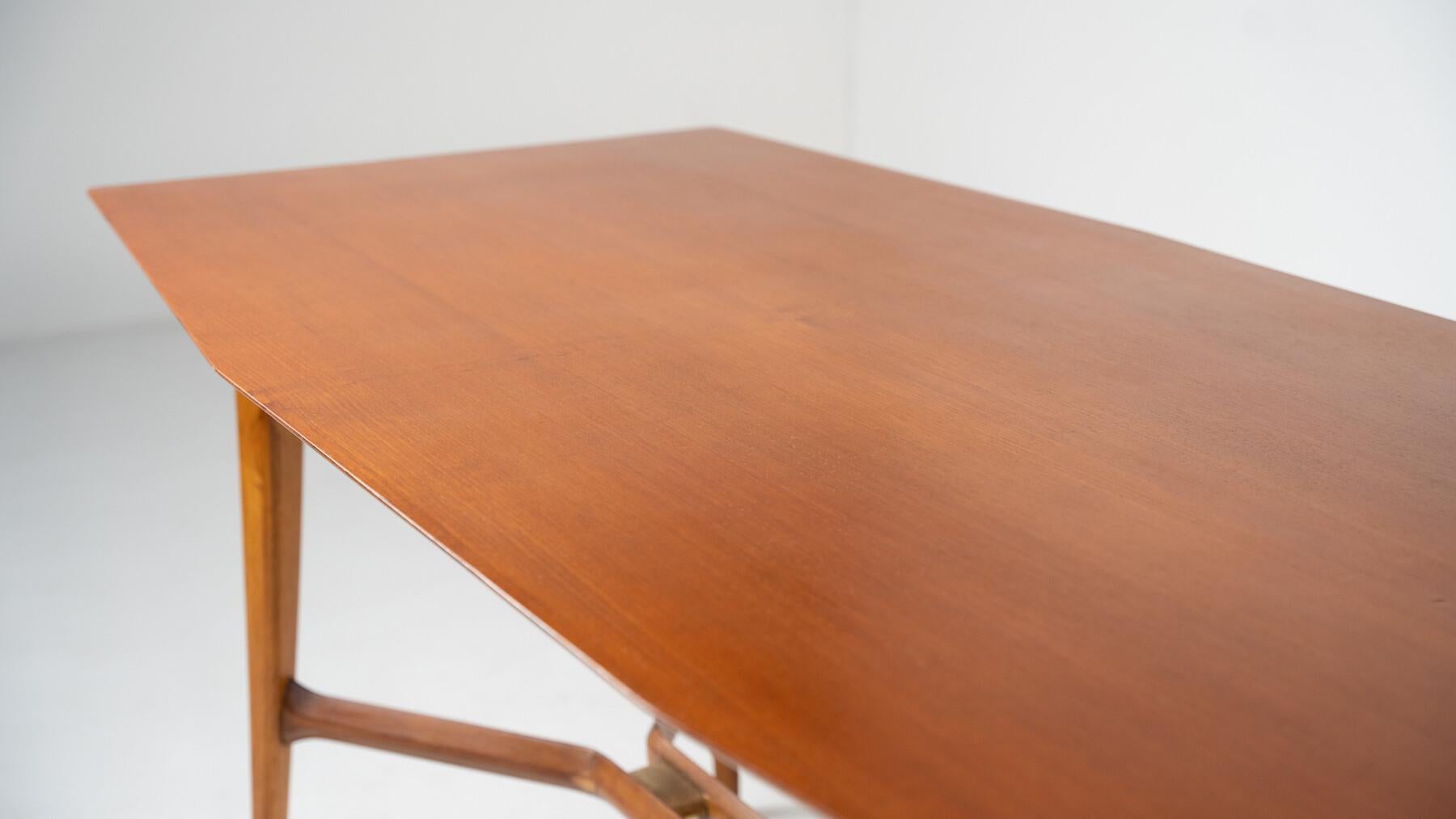 Milieu du XXe siècle Table de salle à manger italienne The Modernsity par Studio Moscatelli, années 1950 en vente