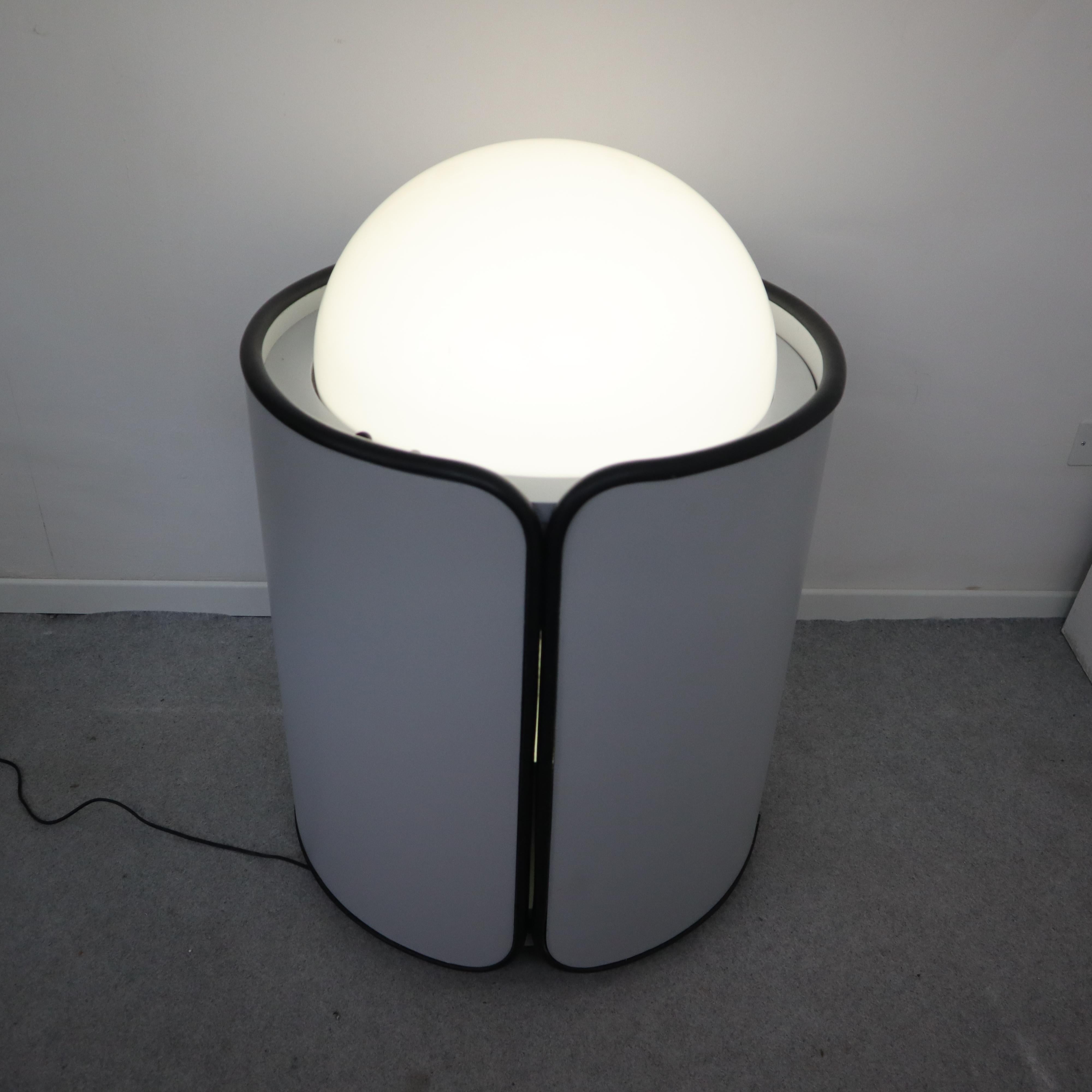 Mid-century modern italian dry bar floor lamp by Luigi Massoni, Italy, 1960 For Sale 5