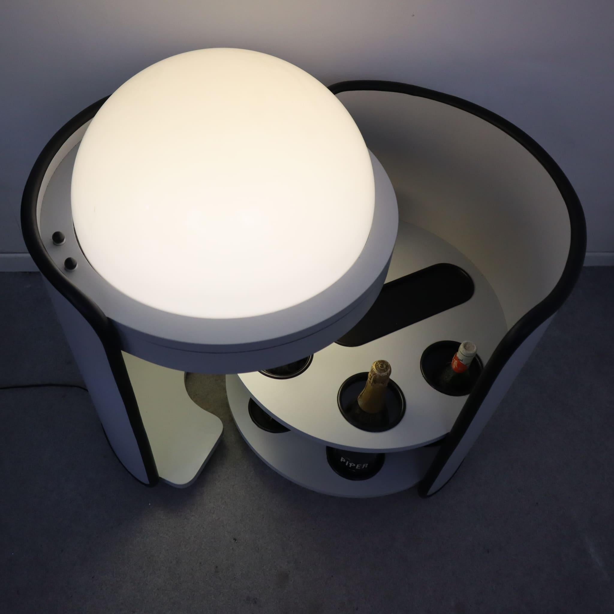Mid-Century Modern Mid-century modern italian dry bar floor lamp by Luigi Massoni, Italy, 1960 For Sale