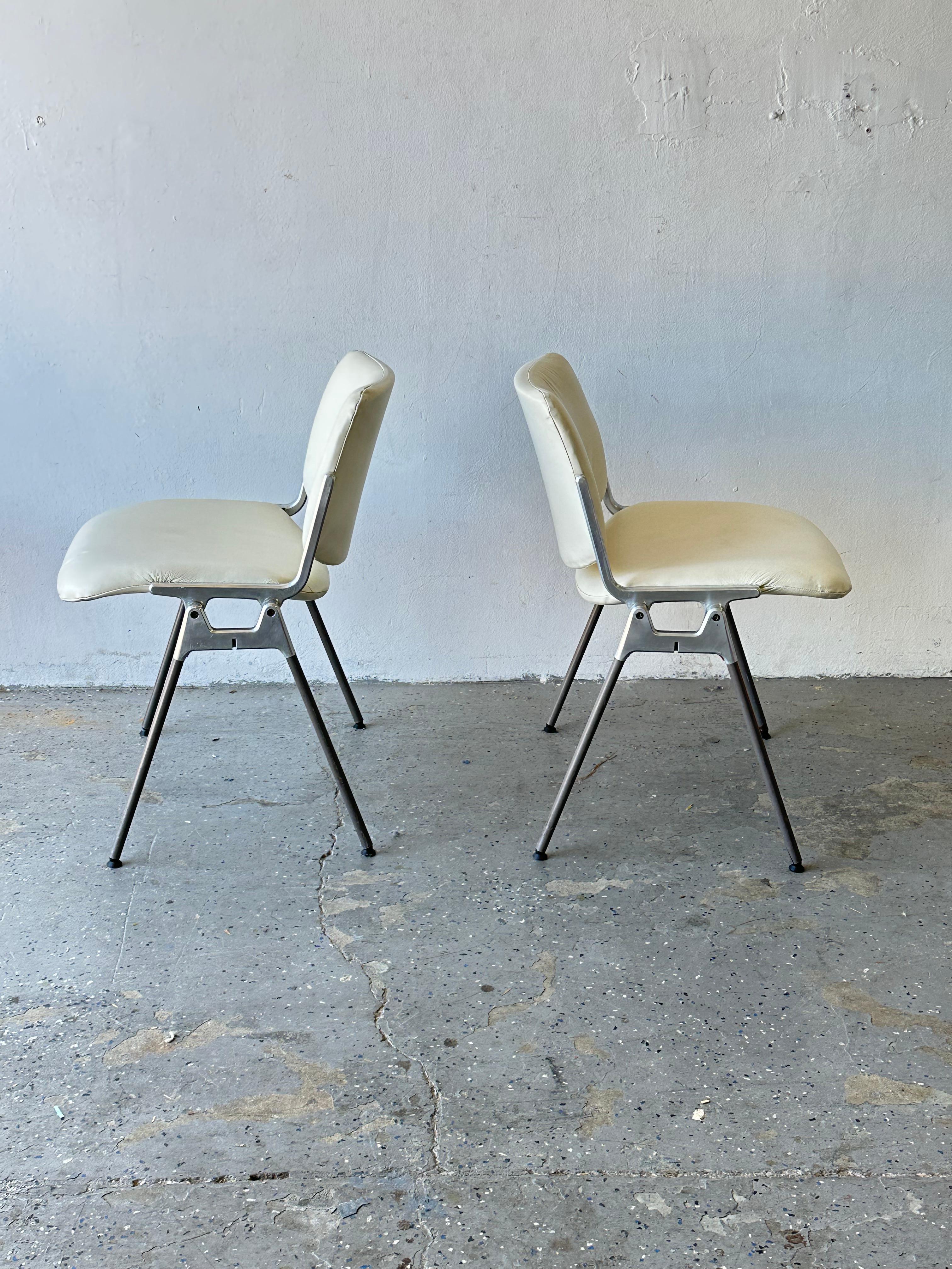 Late 20th Century Mid-Century Modern Italian DSC106 Chairs by Giancarlo Piretti for Anonima Castel For Sale