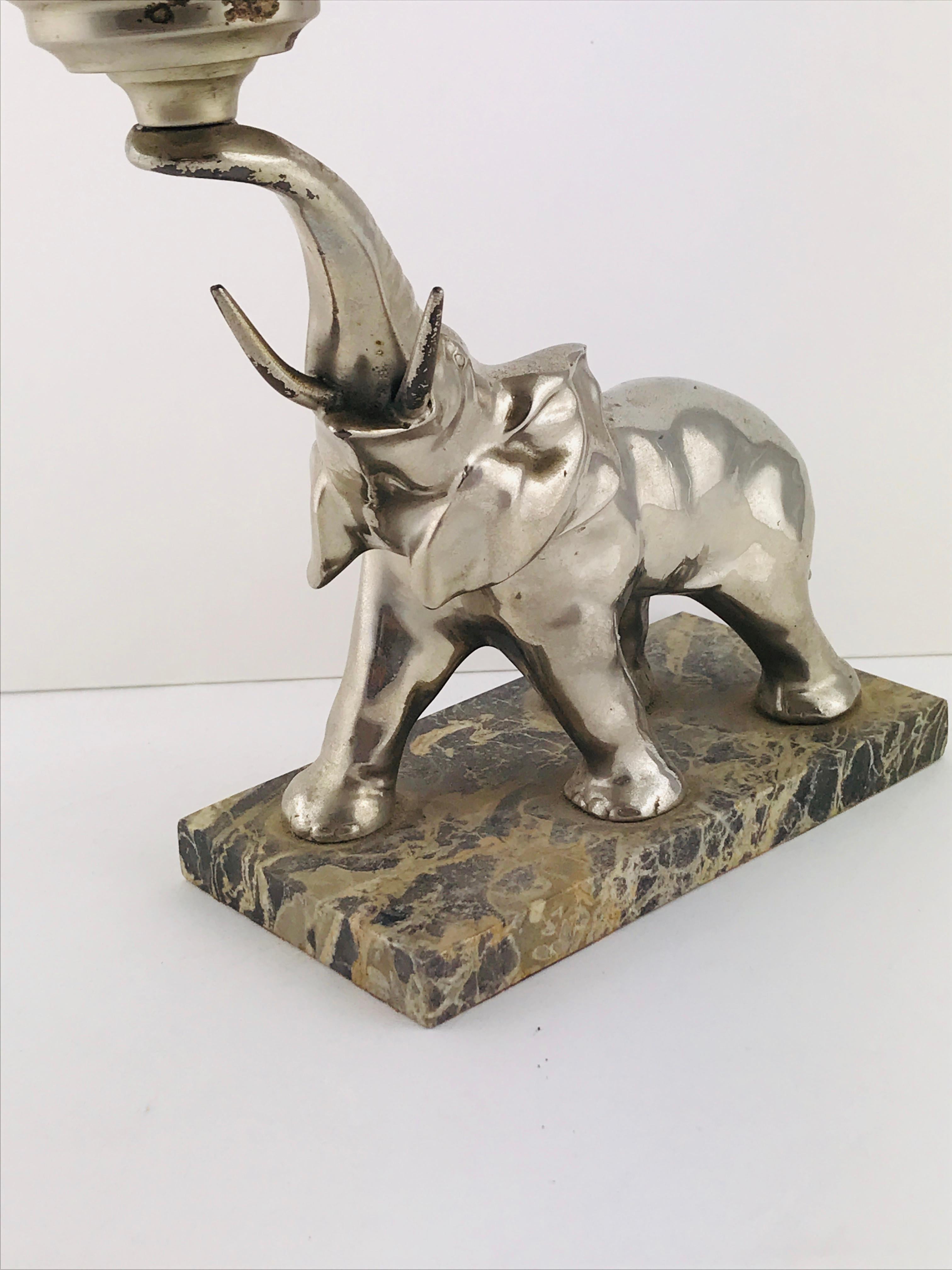 Milieu du XXe siècle Sculpture d'éléphant italienne moderne du milieu du siècle dernier, plaquée argent et marbre, années 1960 en vente