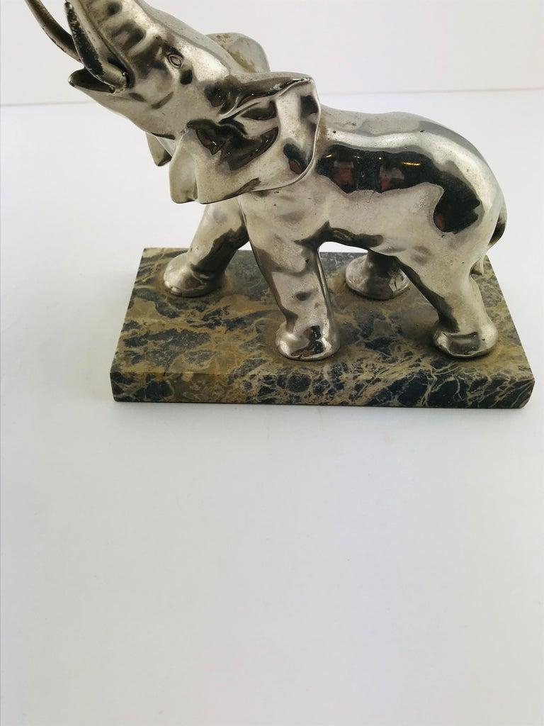 Placcato argento Elefante scultura italiana di metà secolo placcato in argento e marmo, anni '60 in vendita