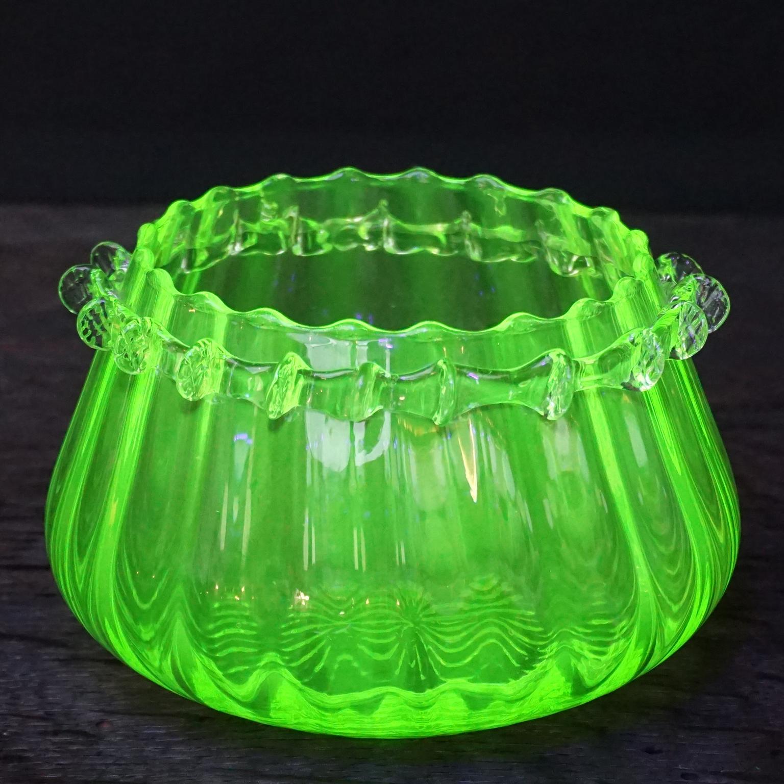 Mid-Century Modern Italian Empoli Candy Jar Vaseline Uranium Glass Yellow Green 6