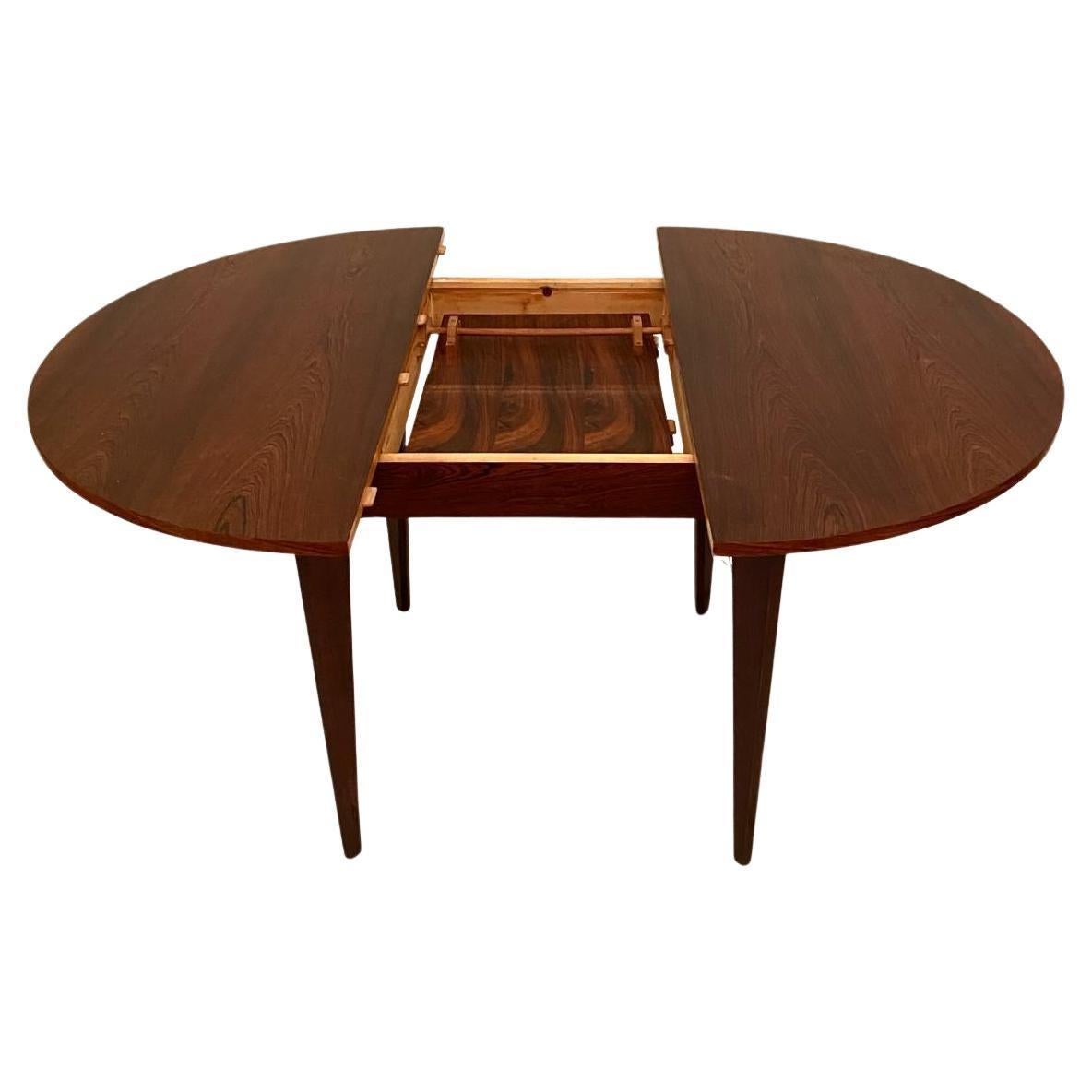 Mid Century Modern Italian Extendible Dining Table, Vittorio Dassi, 1960 's In Good Condition For Sale In Ceglie Messapica, IT