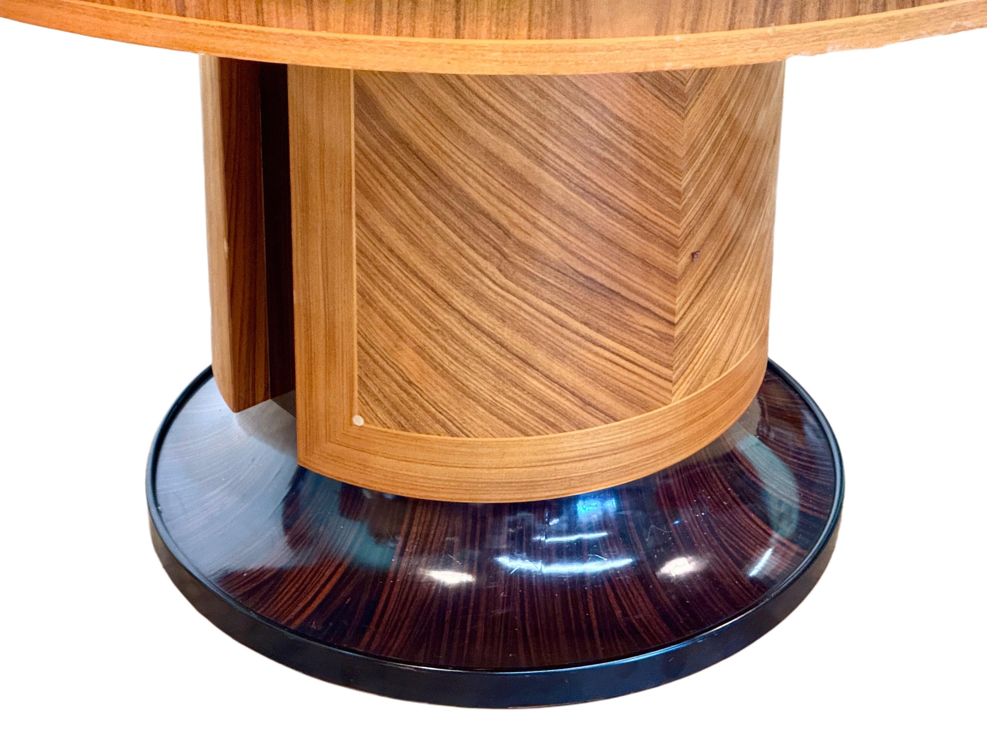 Table de salle à manger italienne extensible en ébène de Macassar, mi-siècle moderne en vente 7