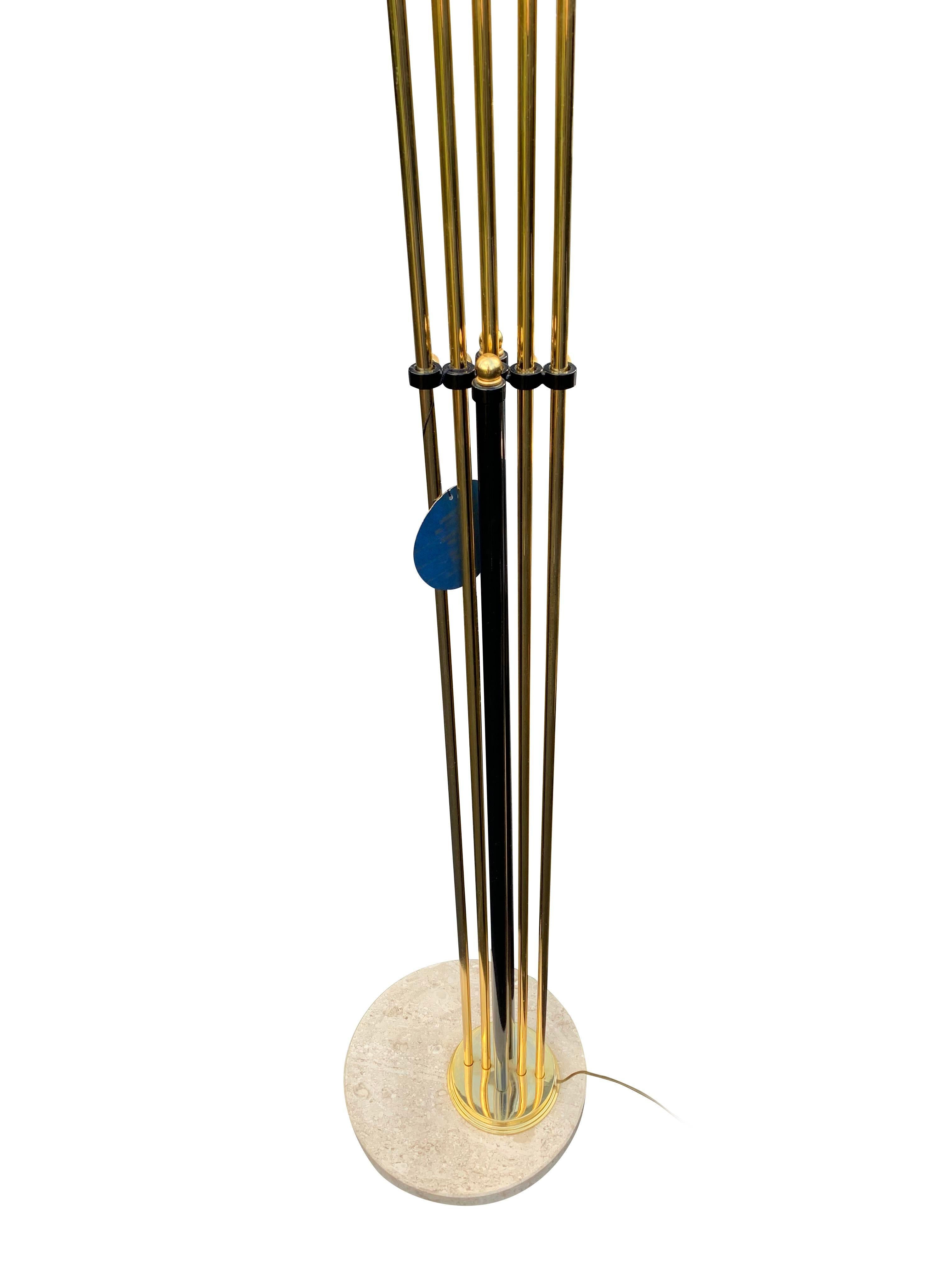 Lampada da terra italiana del Mid Century Modern Testa mobile in ottone e travertino in vendita 5
