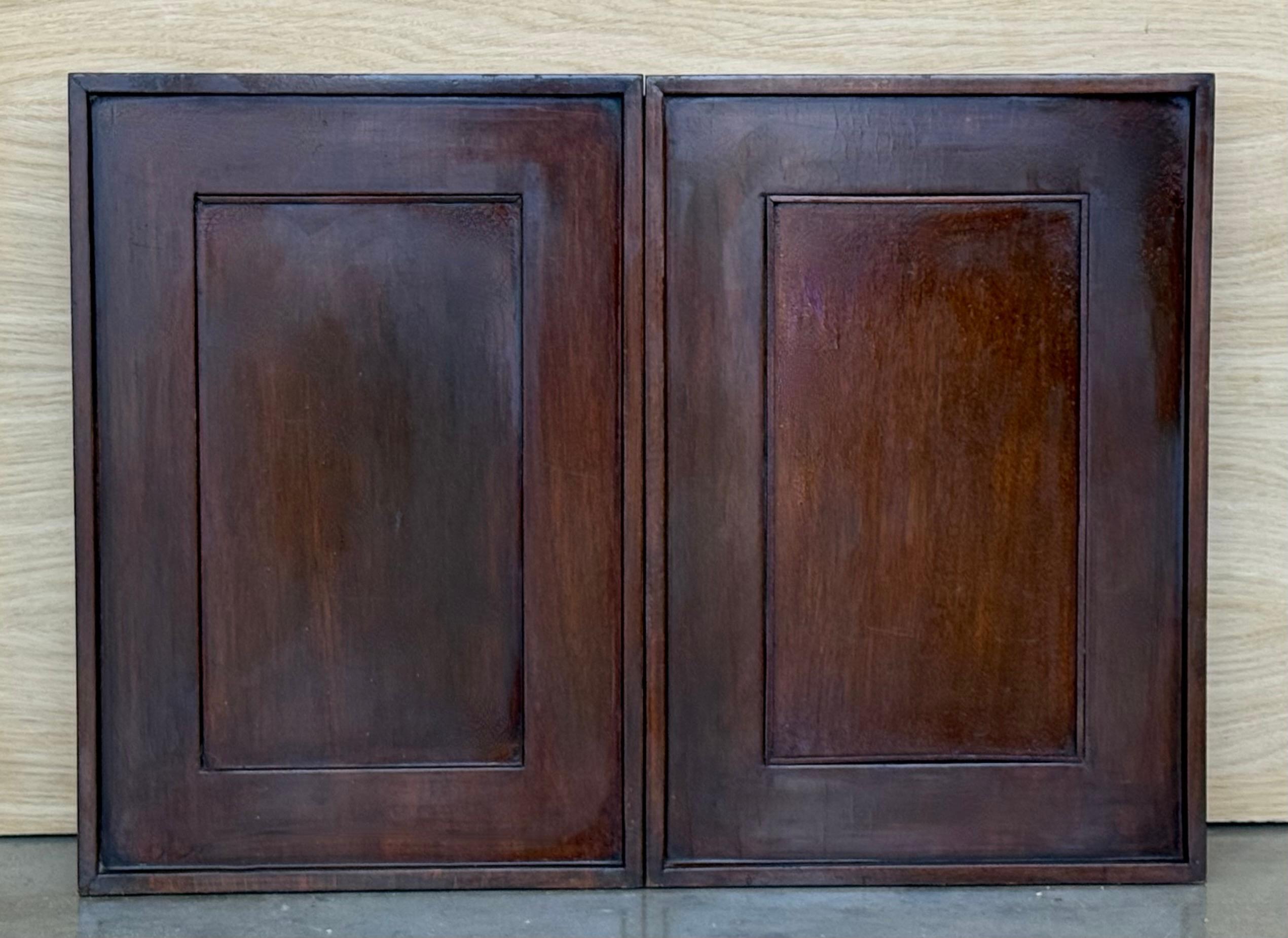 Mid-Century Modern Valet de chambre italien pliable en acajou, moderne du milieu du siècle, avec cintre en vente