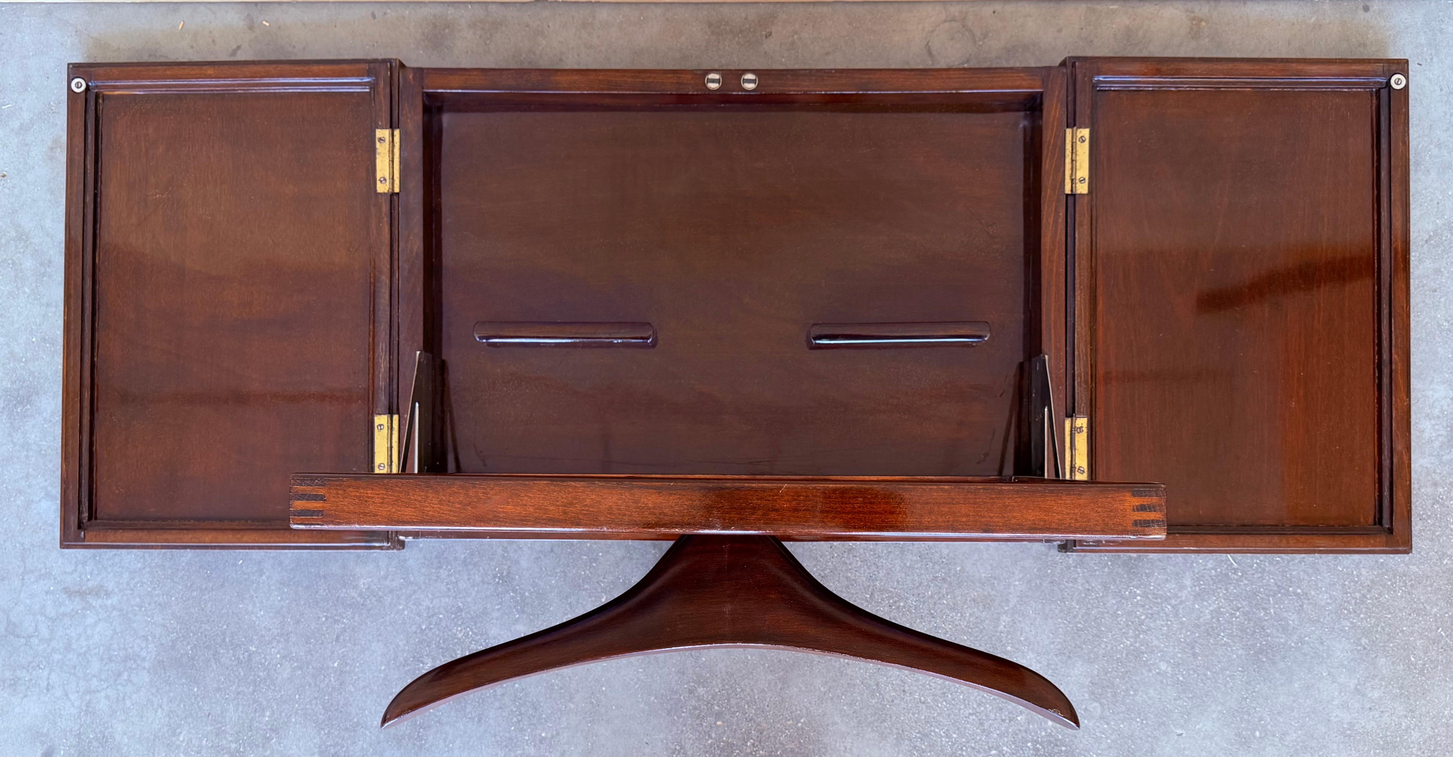 Valet de chambre italien pliable en acajou, moderne du milieu du siècle, avec cintre en vente 1