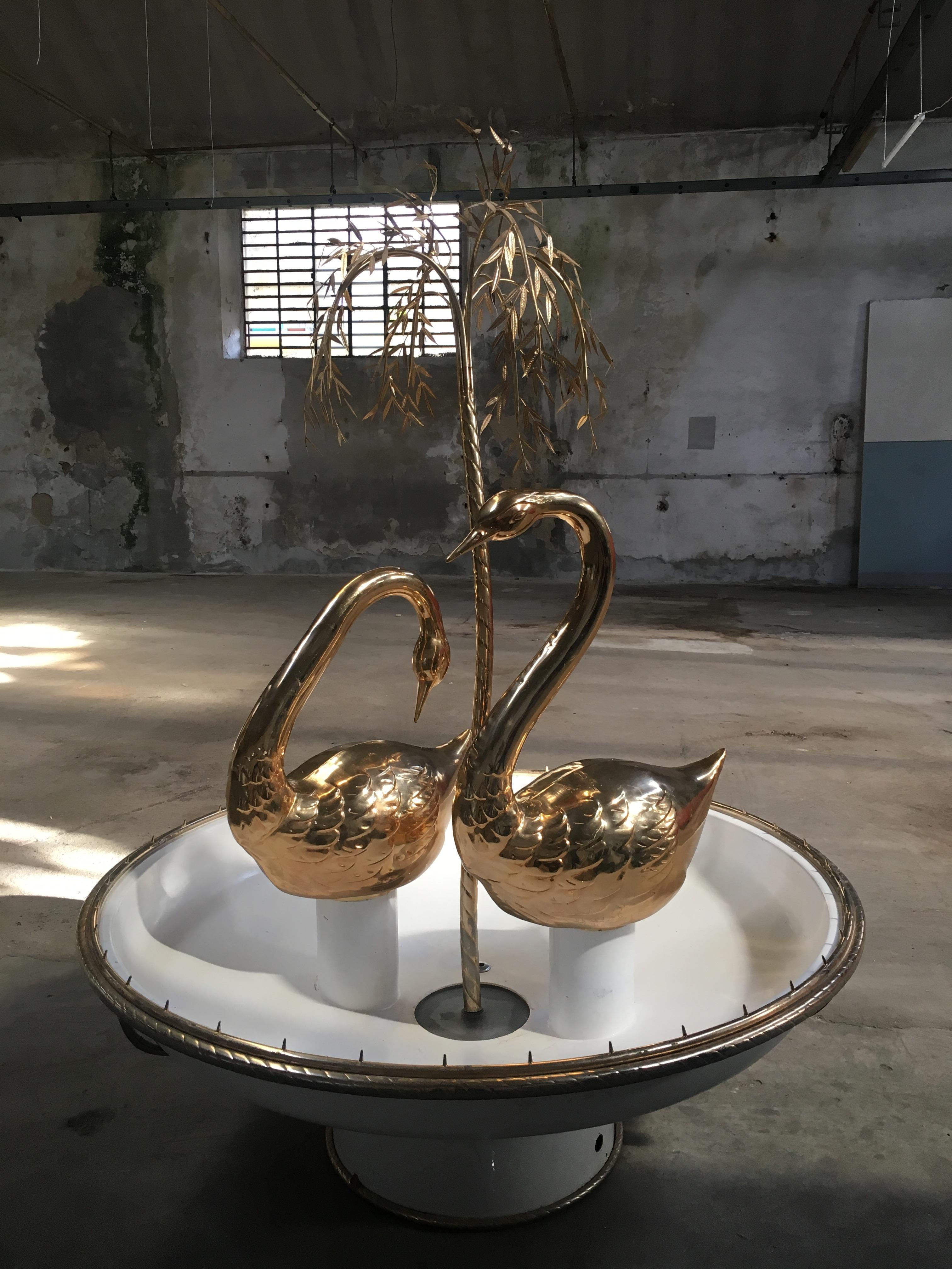 Late 20th Century Mid-Century Modern Italian Fountain with Gilt Brass Swans and Weeping Willow For Sale