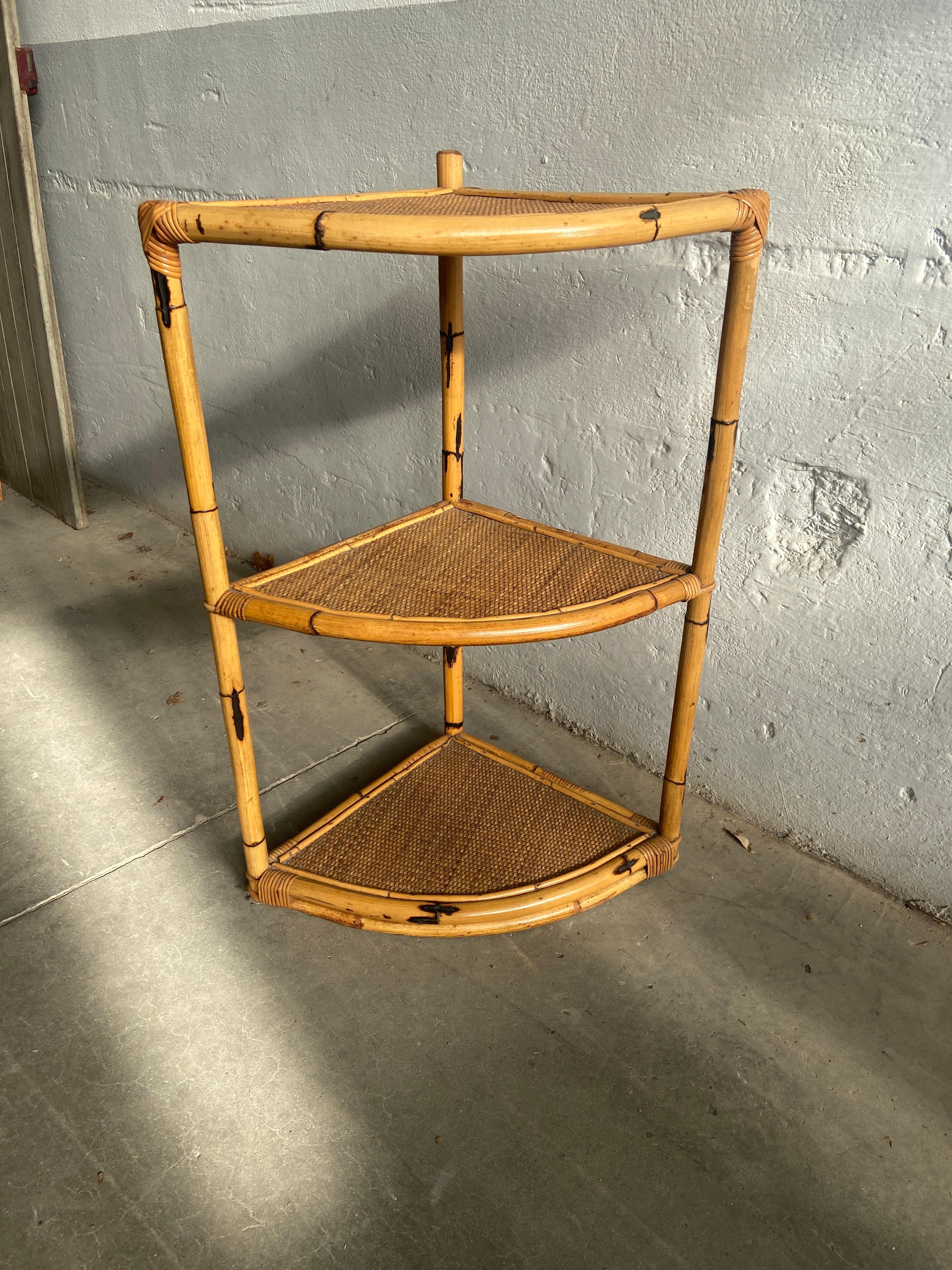 Late 20th Century Mid-Century Modern Italian Freestanding Corner Etagere in Bamboo and Rattan For Sale