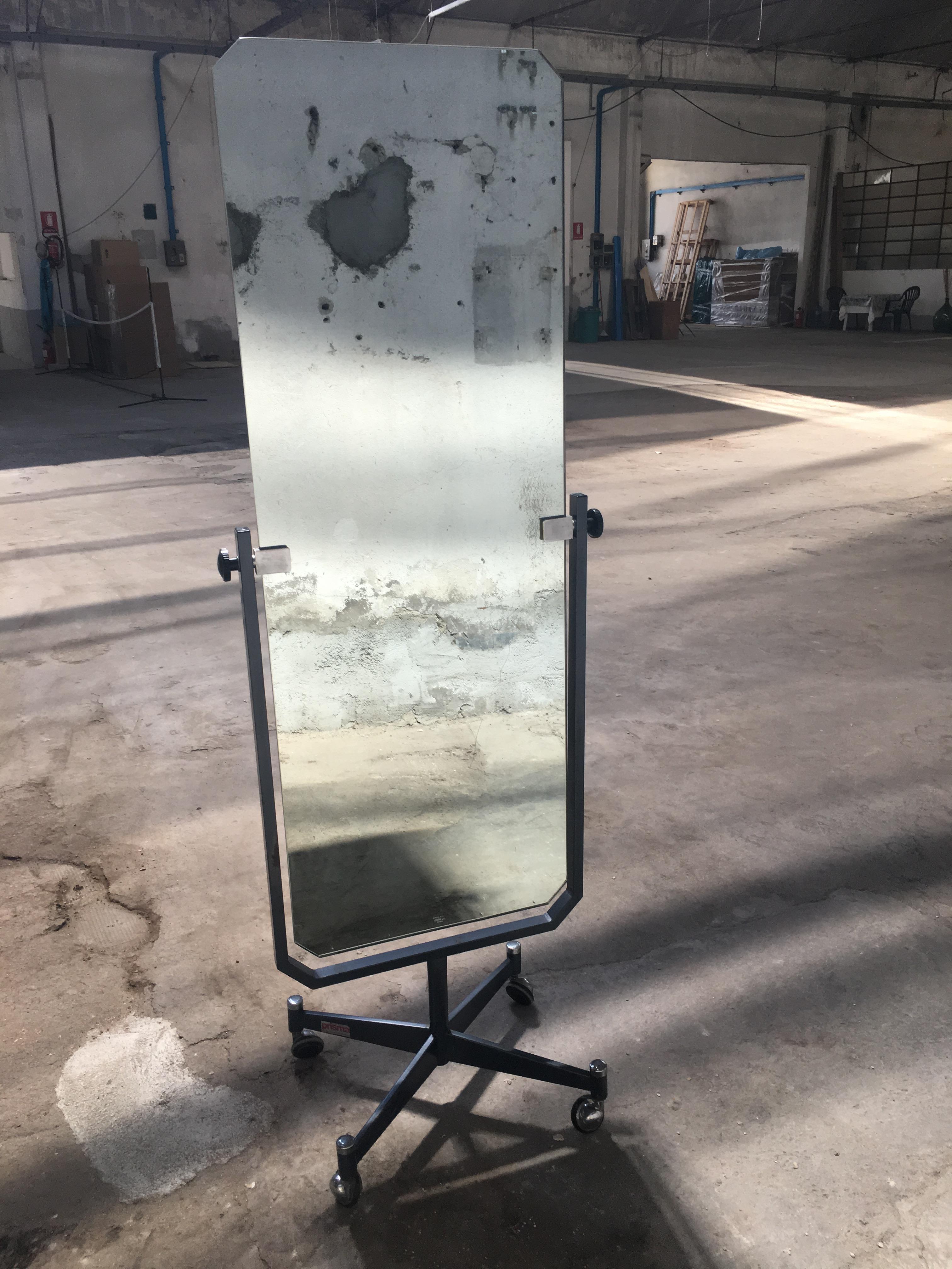 floor mirror on wheels