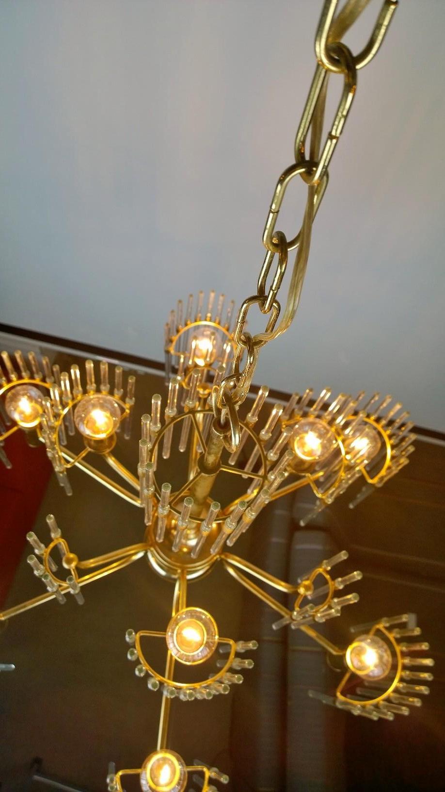Mid-Century Modern Italian Gaetano Sciolari Crystal Rod and Brass Chandelier For Sale 12