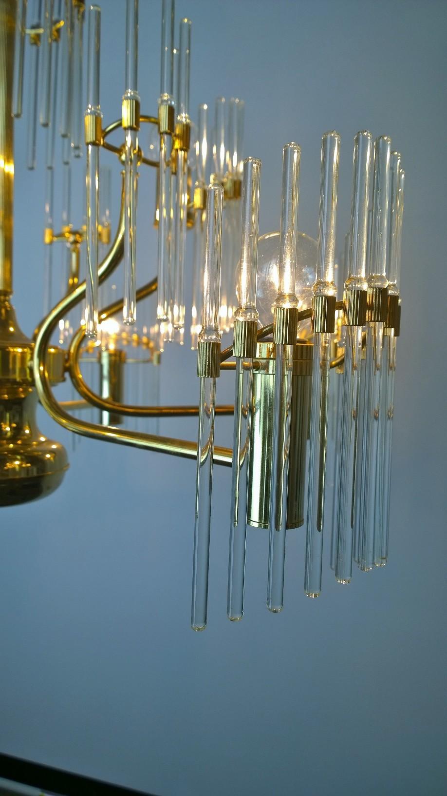 Mid-Century Modern Italian Gaetano Sciolari Crystal Rod and Brass Chandelier For Sale 8