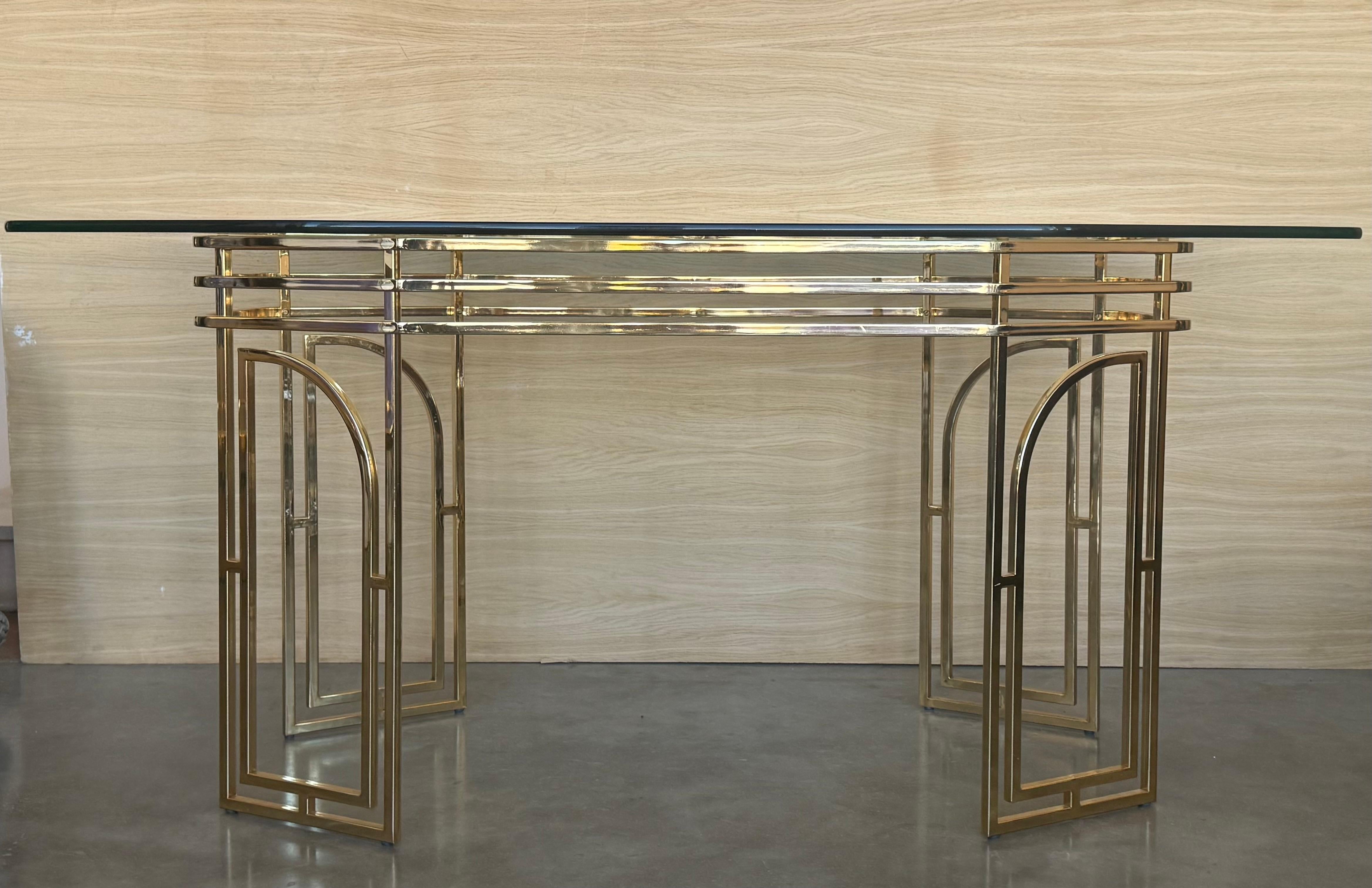 Mid-Century Modern Table de salle à manger italienne géométrique du milieu du siècle dernier avec plateau en verre en vente