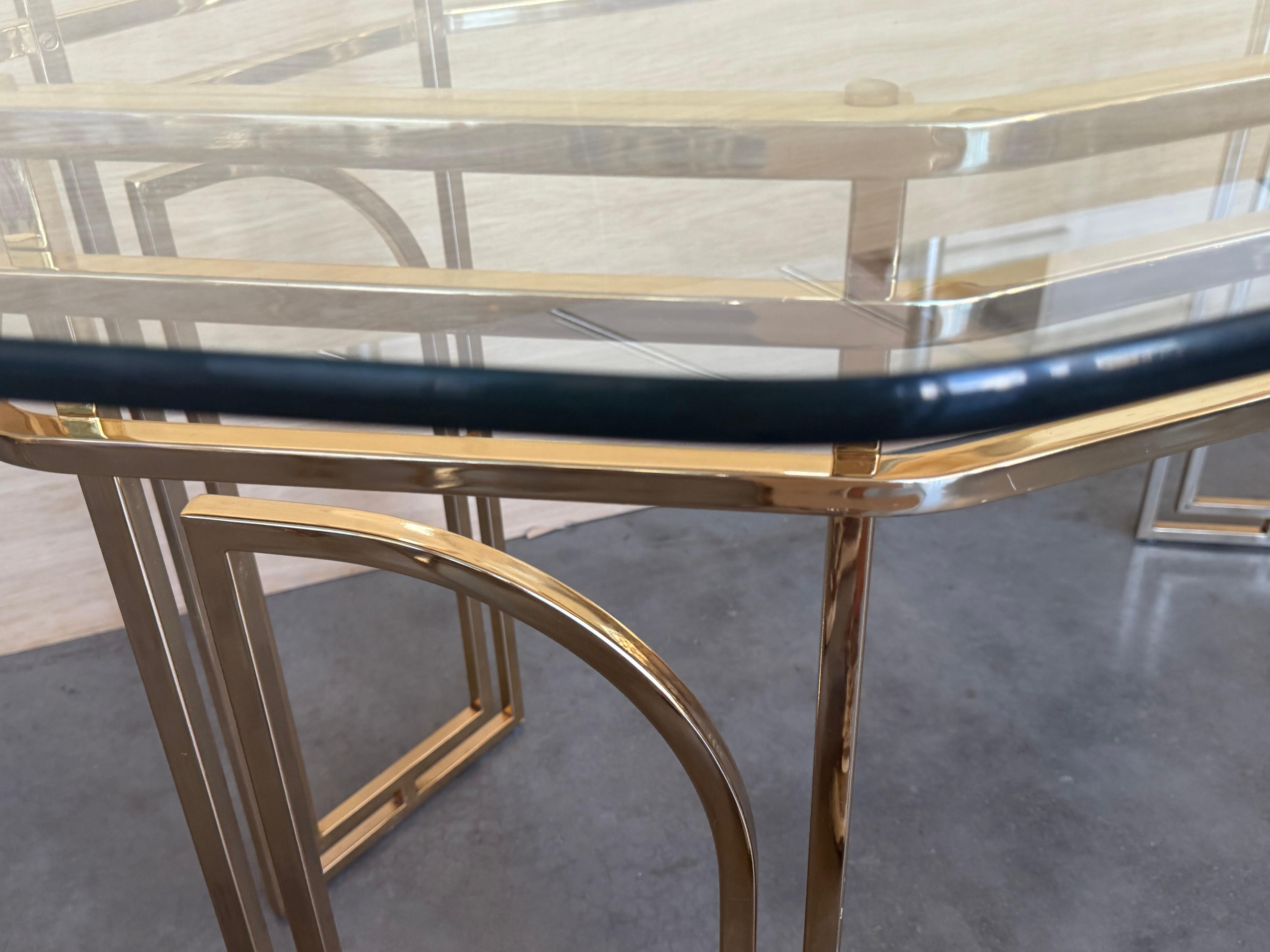20ième siècle Table de salle à manger italienne géométrique du milieu du siècle dernier avec plateau en verre en vente