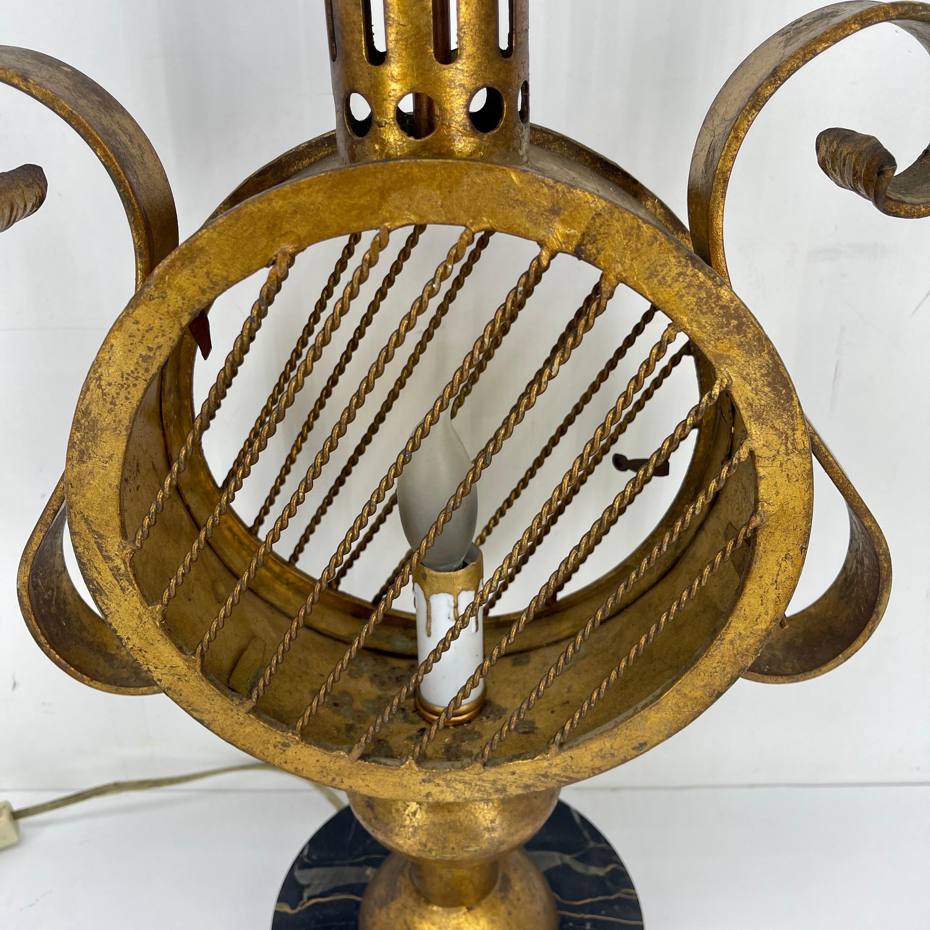 Mid-Century Modern Italian Gilded Brass Lantern Table Lamp For Sale 5