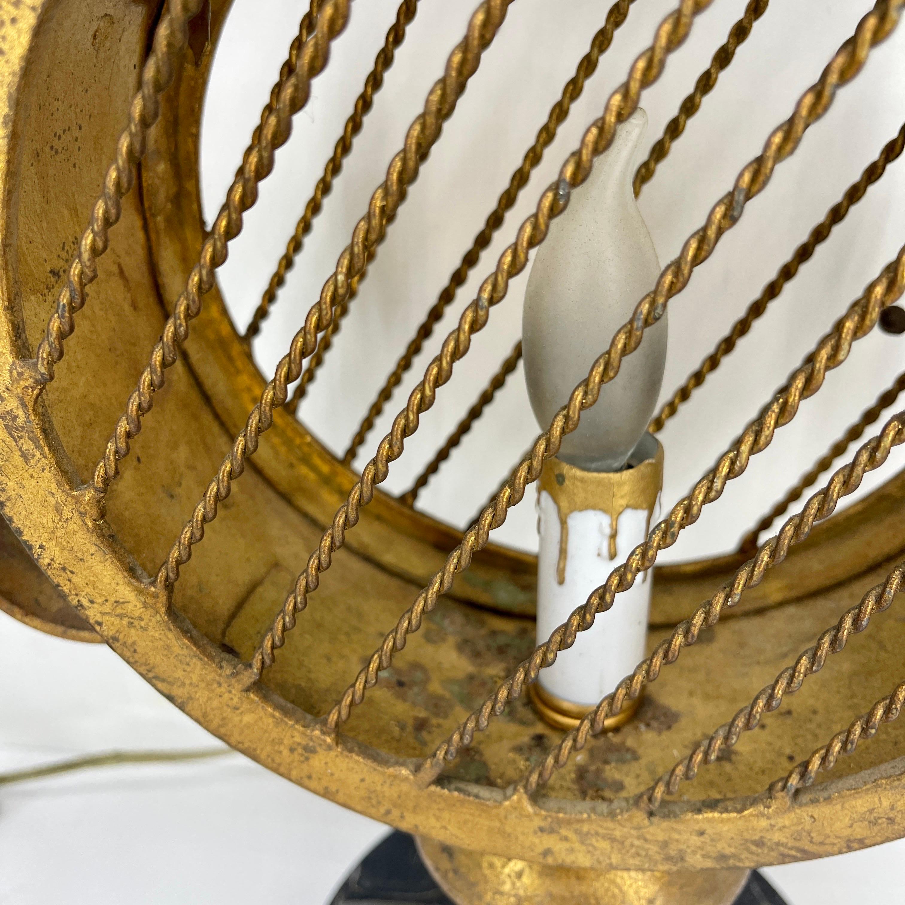 Mid-Century Modern Italienische vergoldete Messing-Laterne Tischlampe im Angebot 5