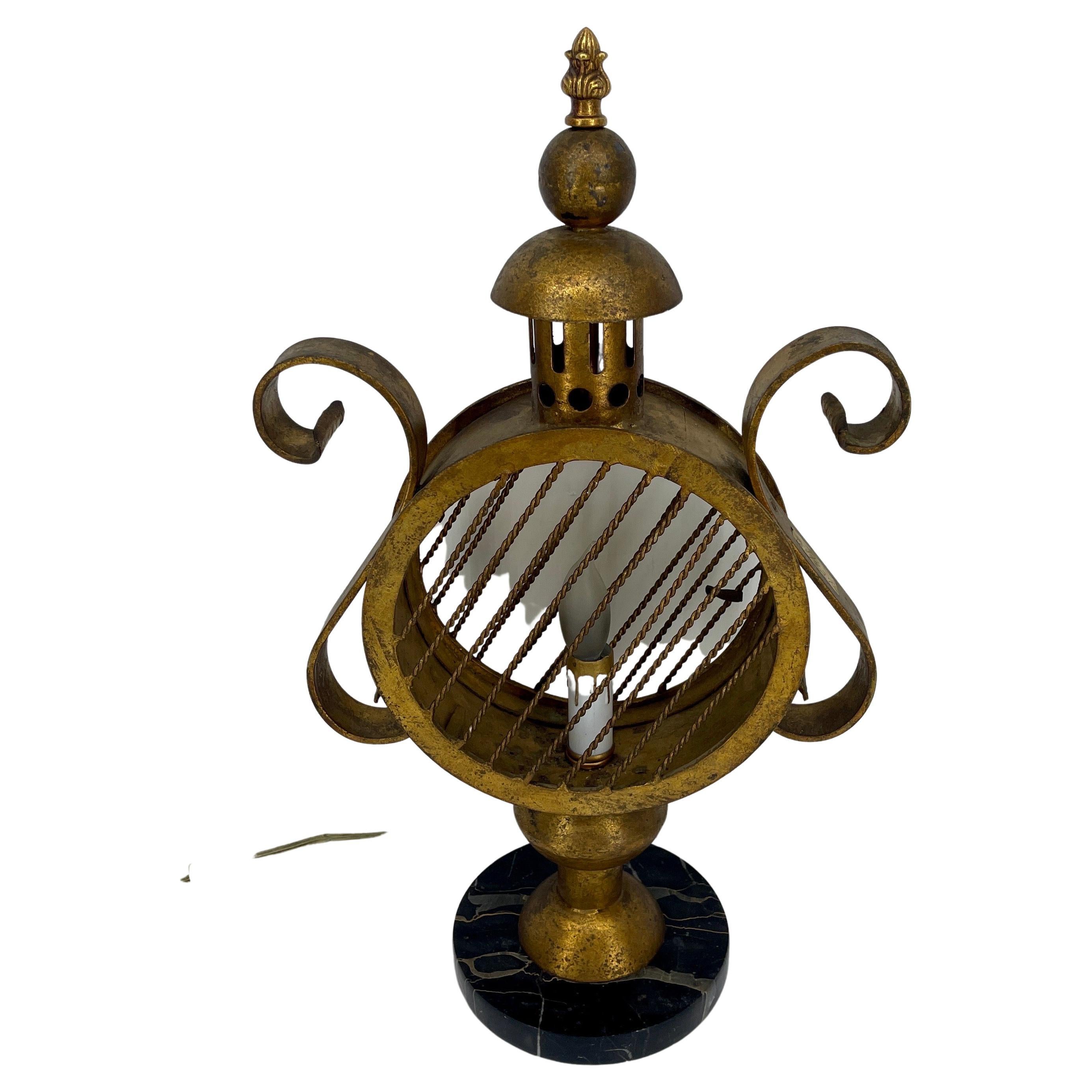 Mid-Century Modern Italian Gilded Brass Lantern Table Lamp In Good Condition For Sale In Haddonfield, NJ