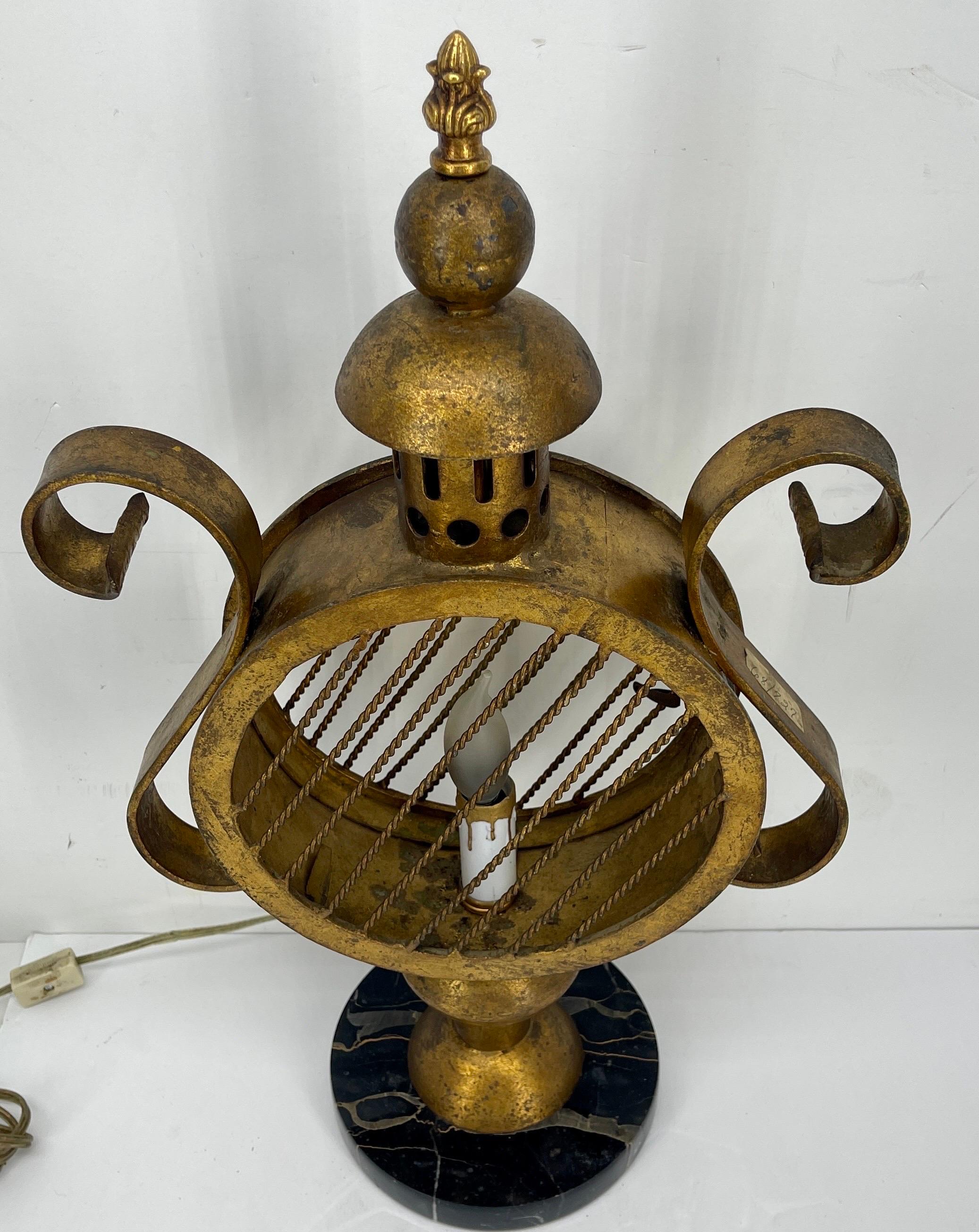 Mid-Century Modern Italian Gilded Brass Lantern Table Lamp For Sale 1
