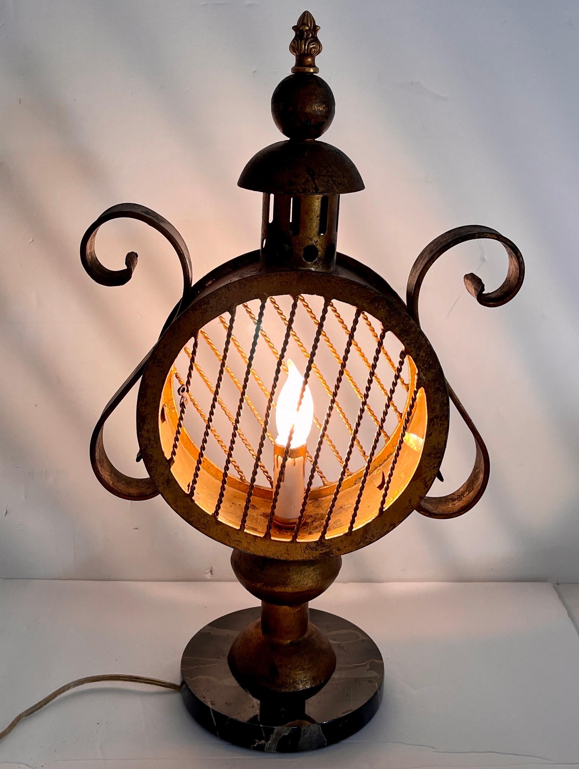 Mid-Century Modern Italian Gilded Brass Lantern Table Lamp For Sale 3